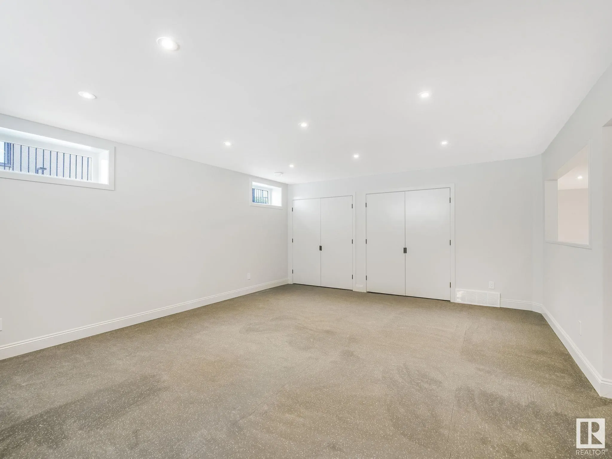 13002 GLENORA Crescent