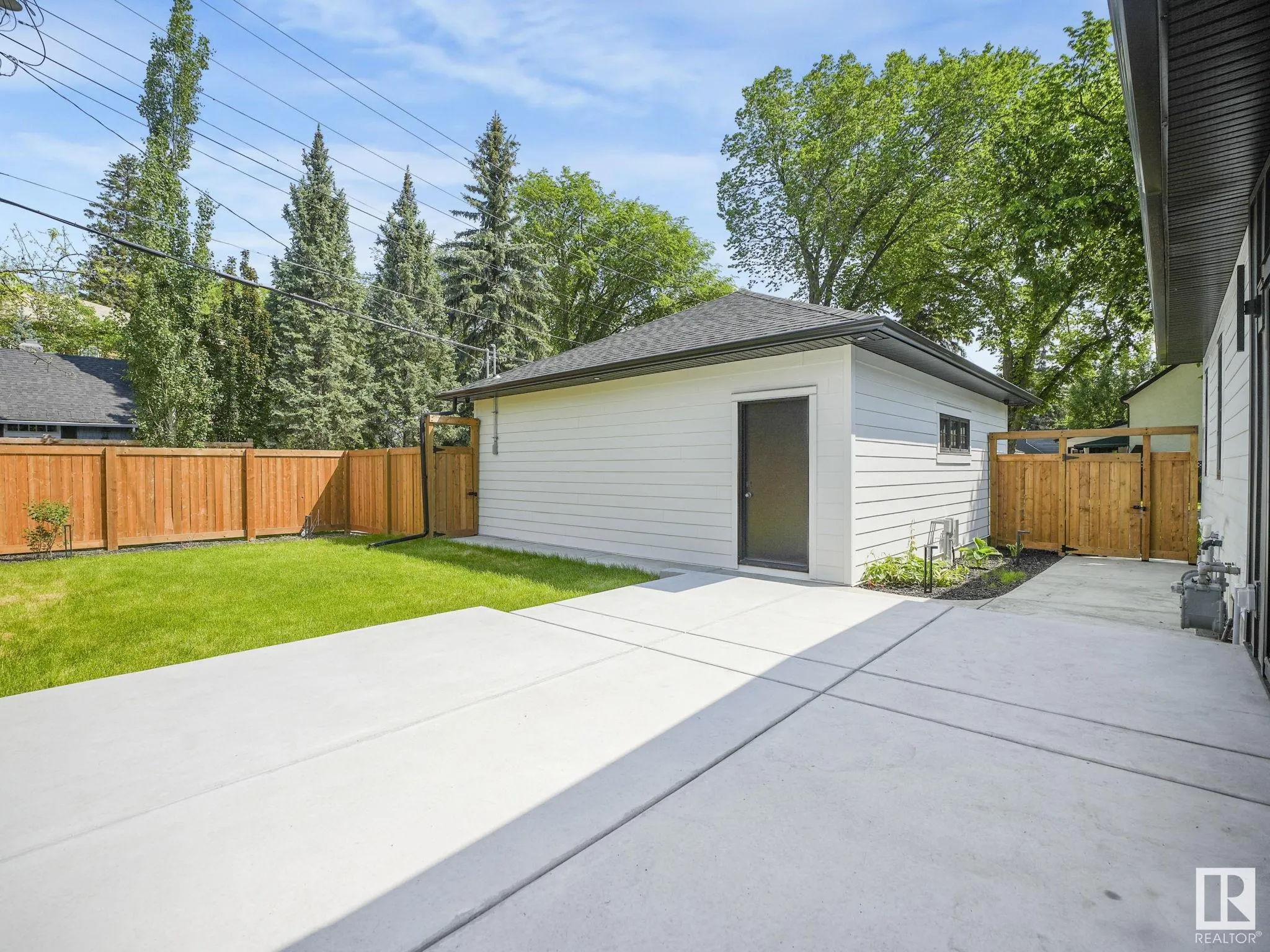 13002 GLENORA Crescent