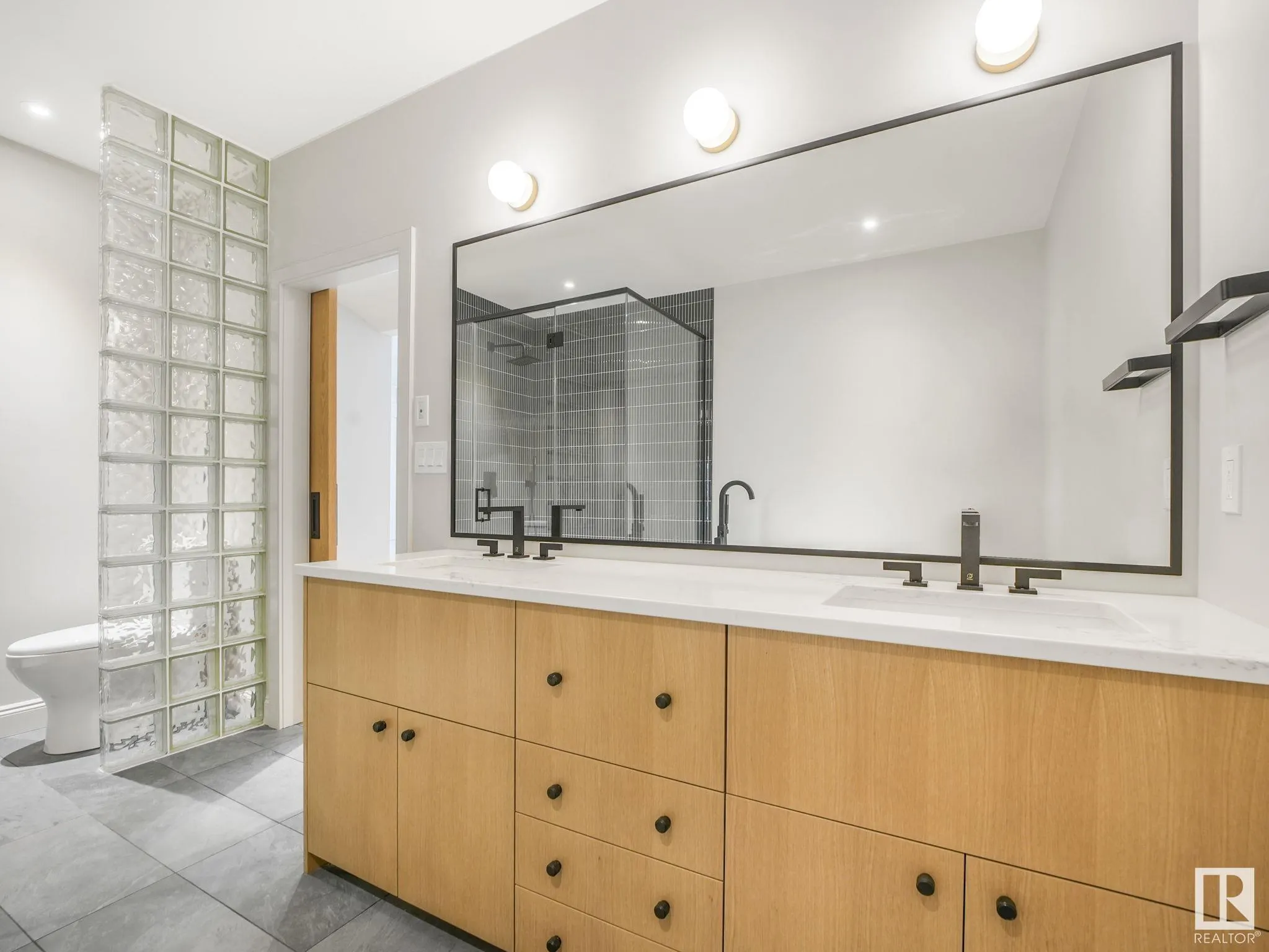 13002 GLENORA Crescent