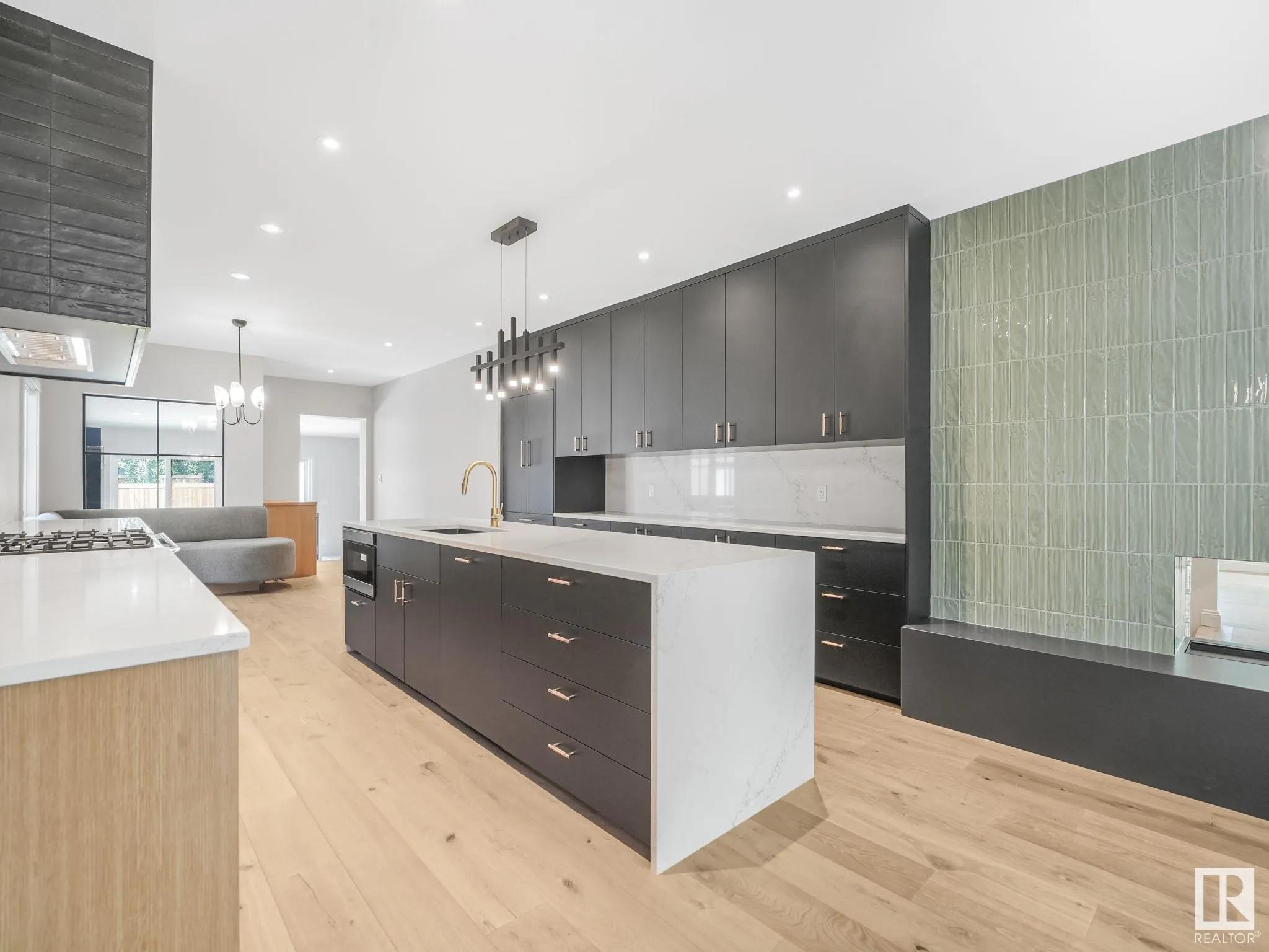 13002 GLENORA Crescent