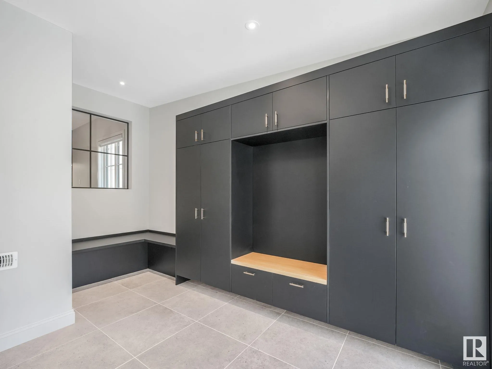13002 GLENORA Crescent
