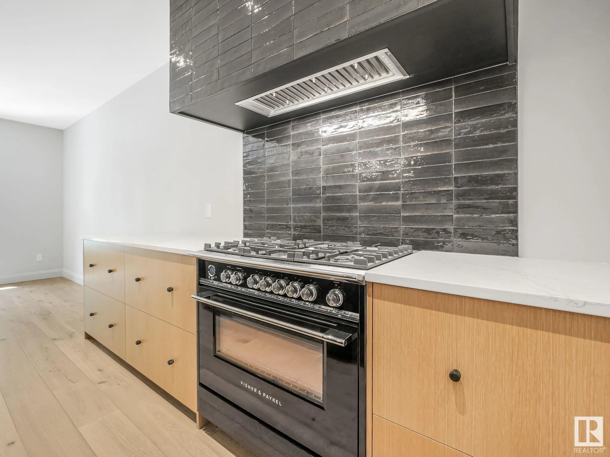 13002 GLENORA Crescent