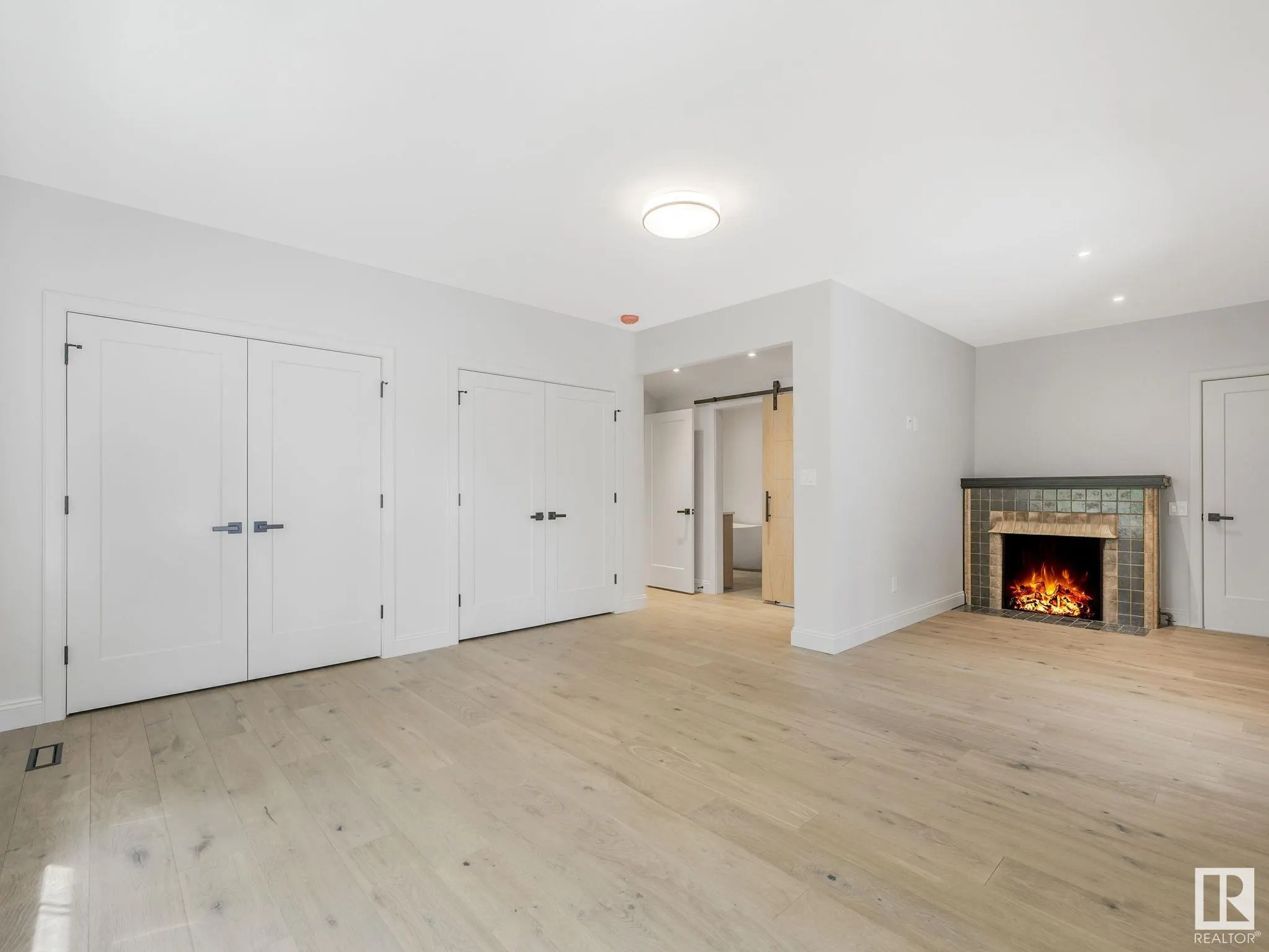 13002 GLENORA Crescent