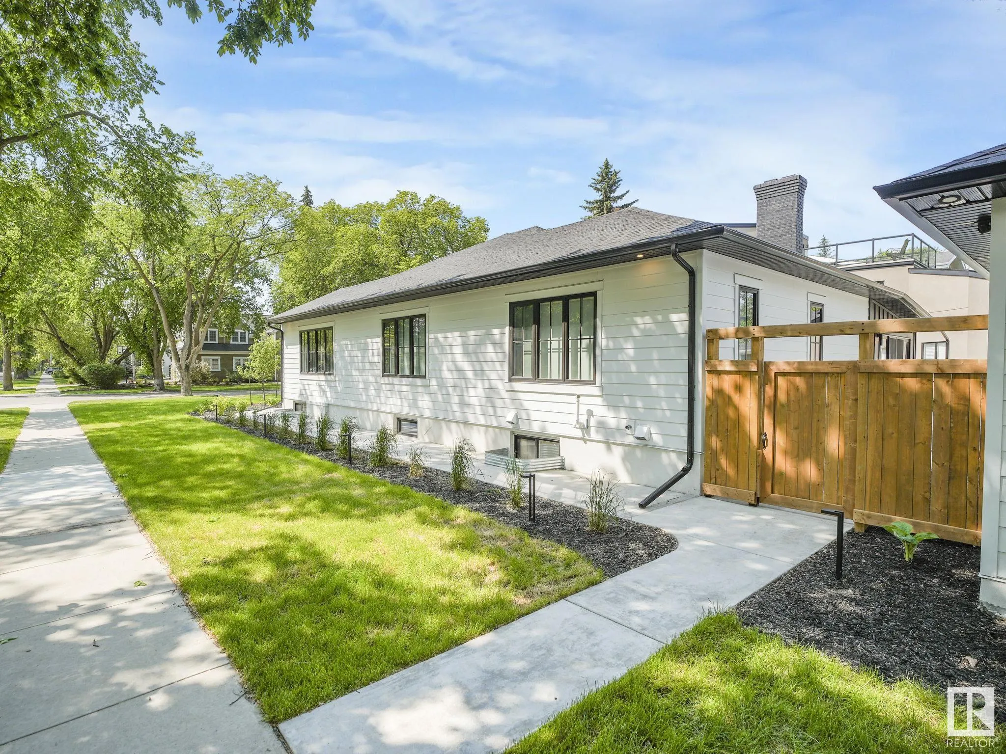 13002 GLENORA Crescent