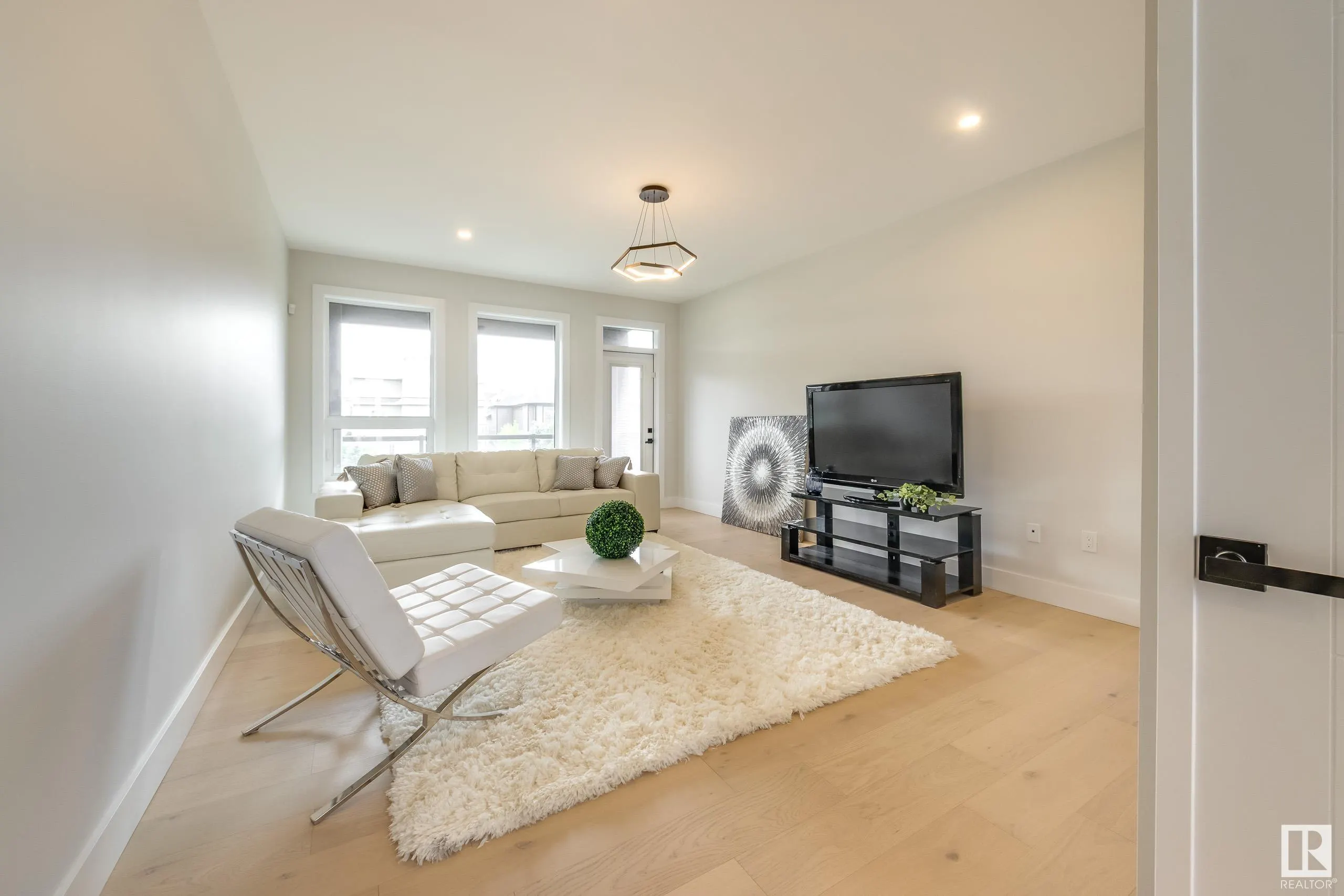 4715 WOOLSEY COMMON