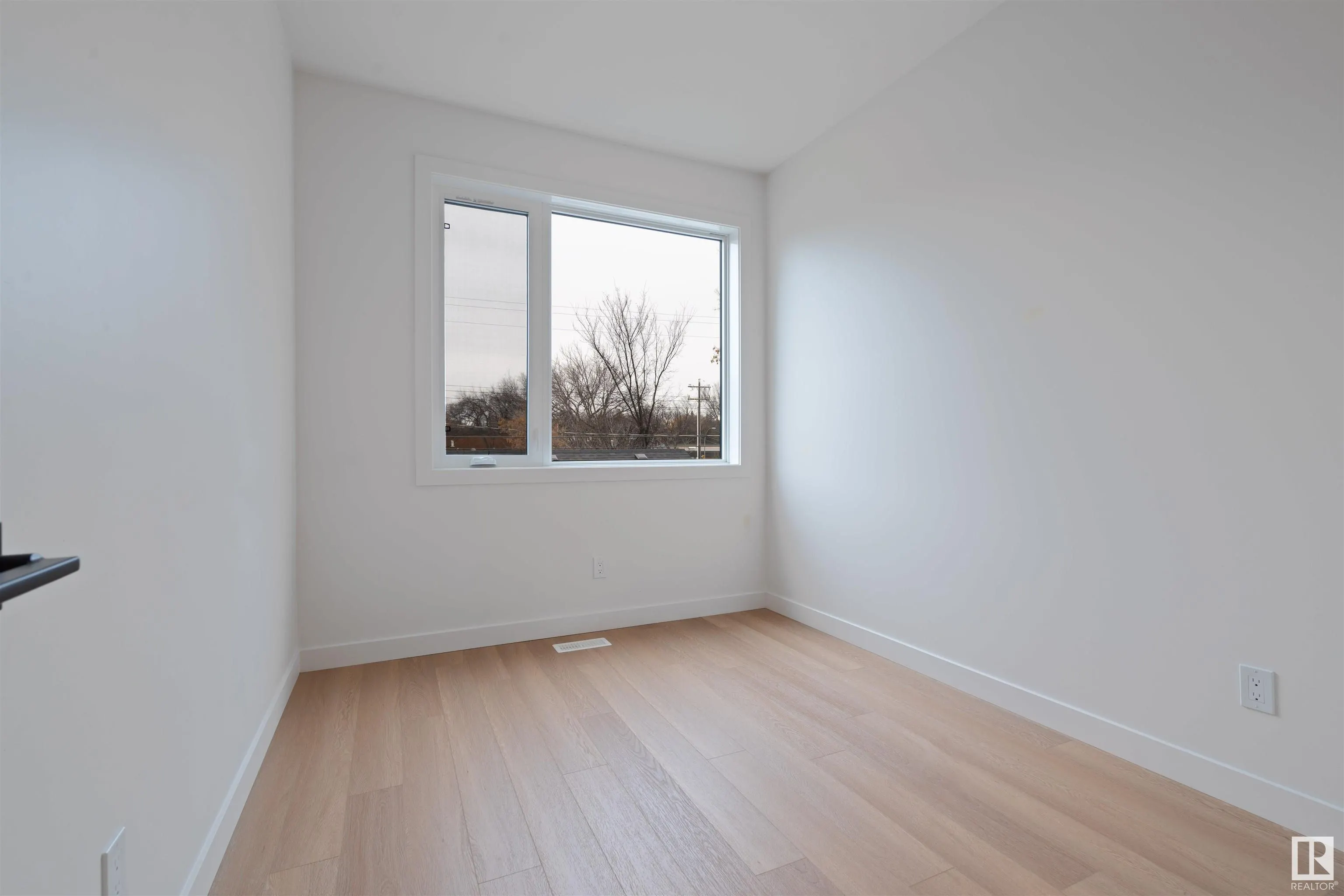 10242 80 ST