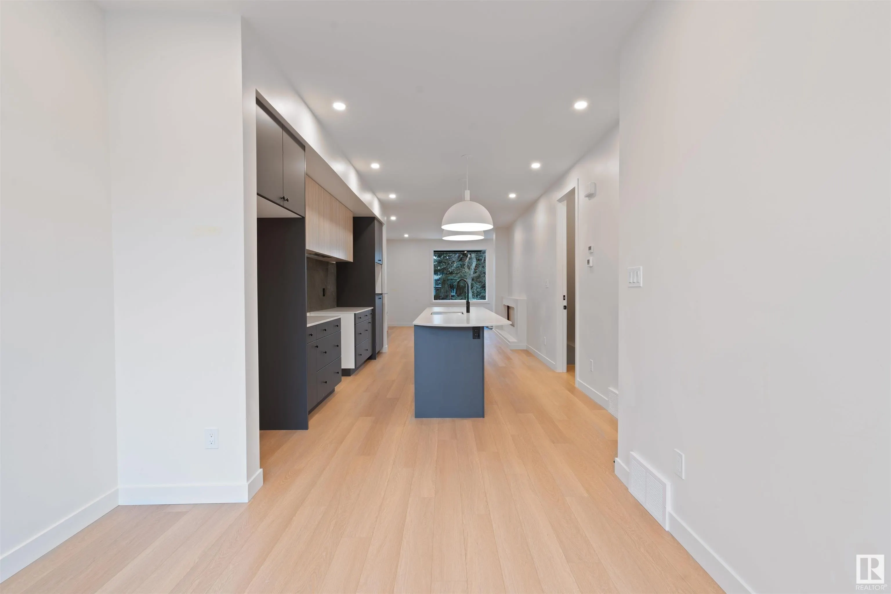 10242 80 ST