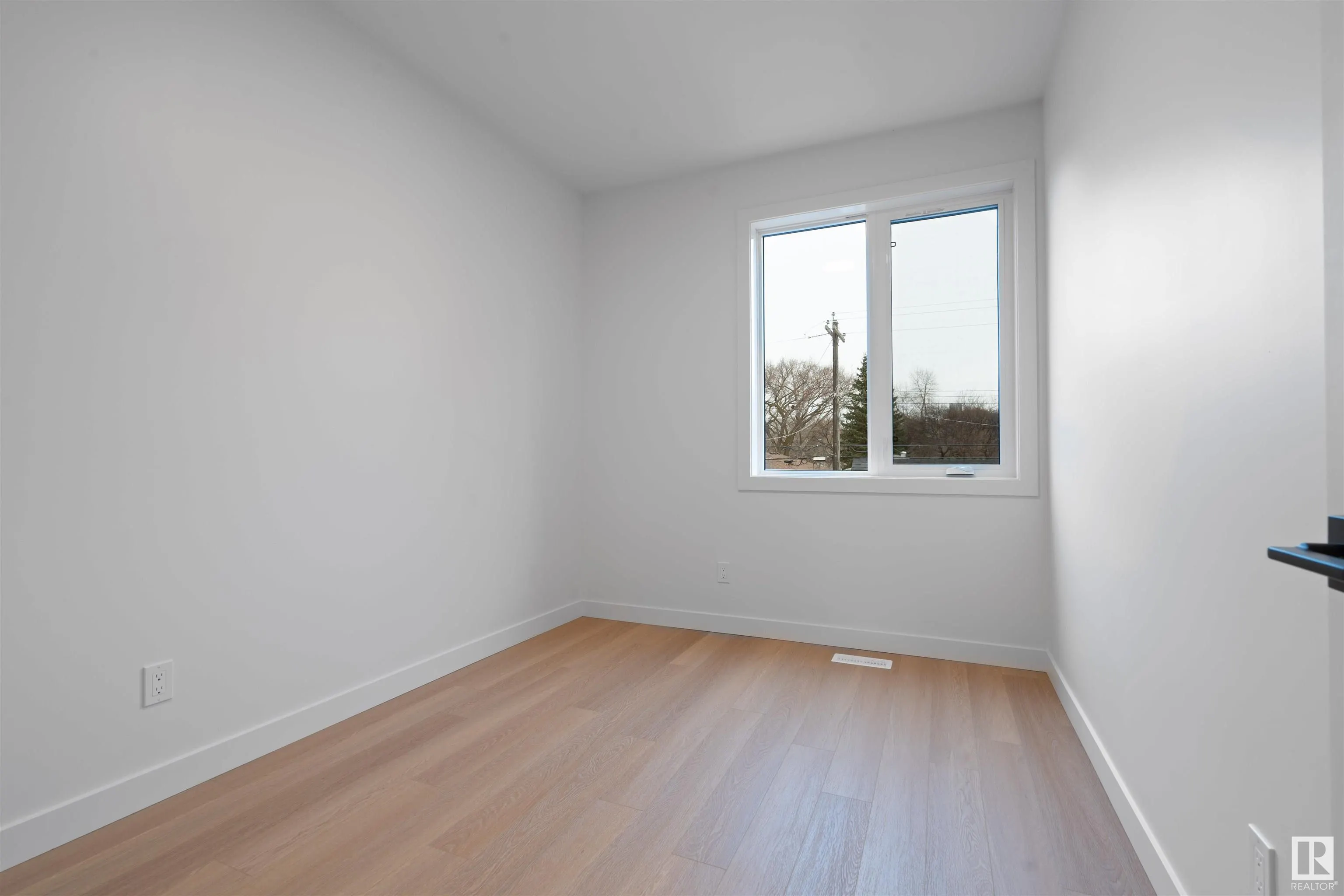 10242 80 ST