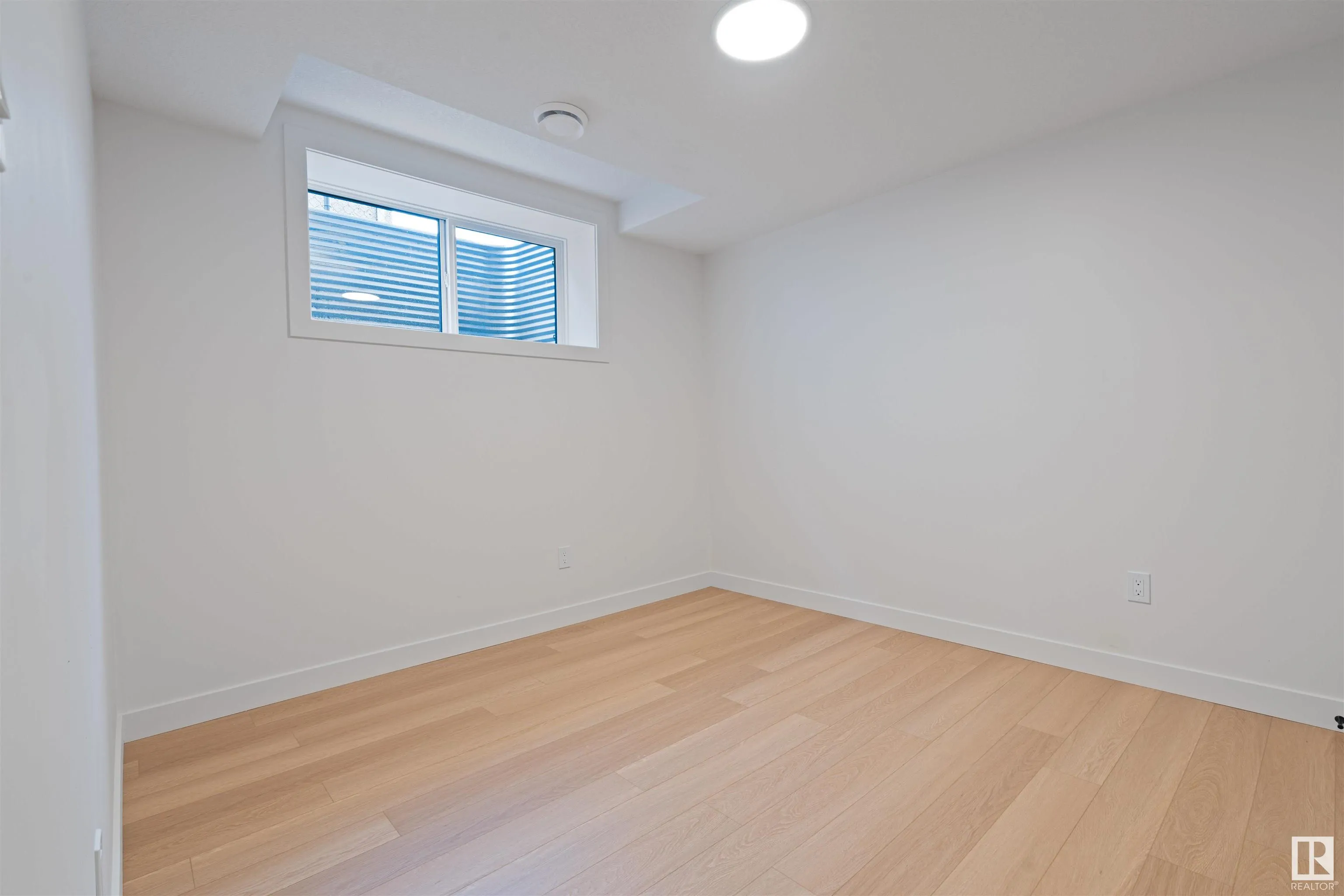 10242 80 ST
