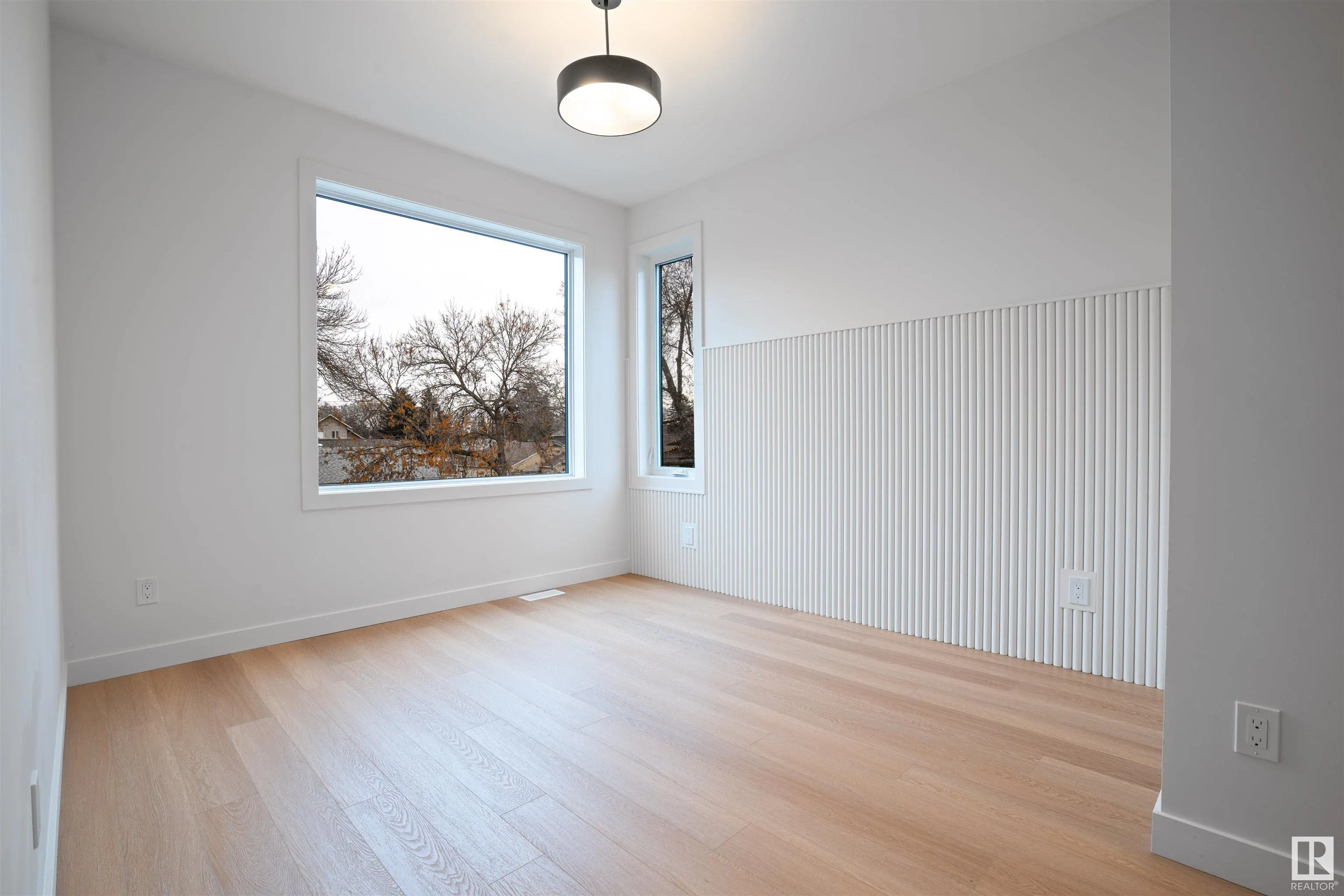 10242 80 ST