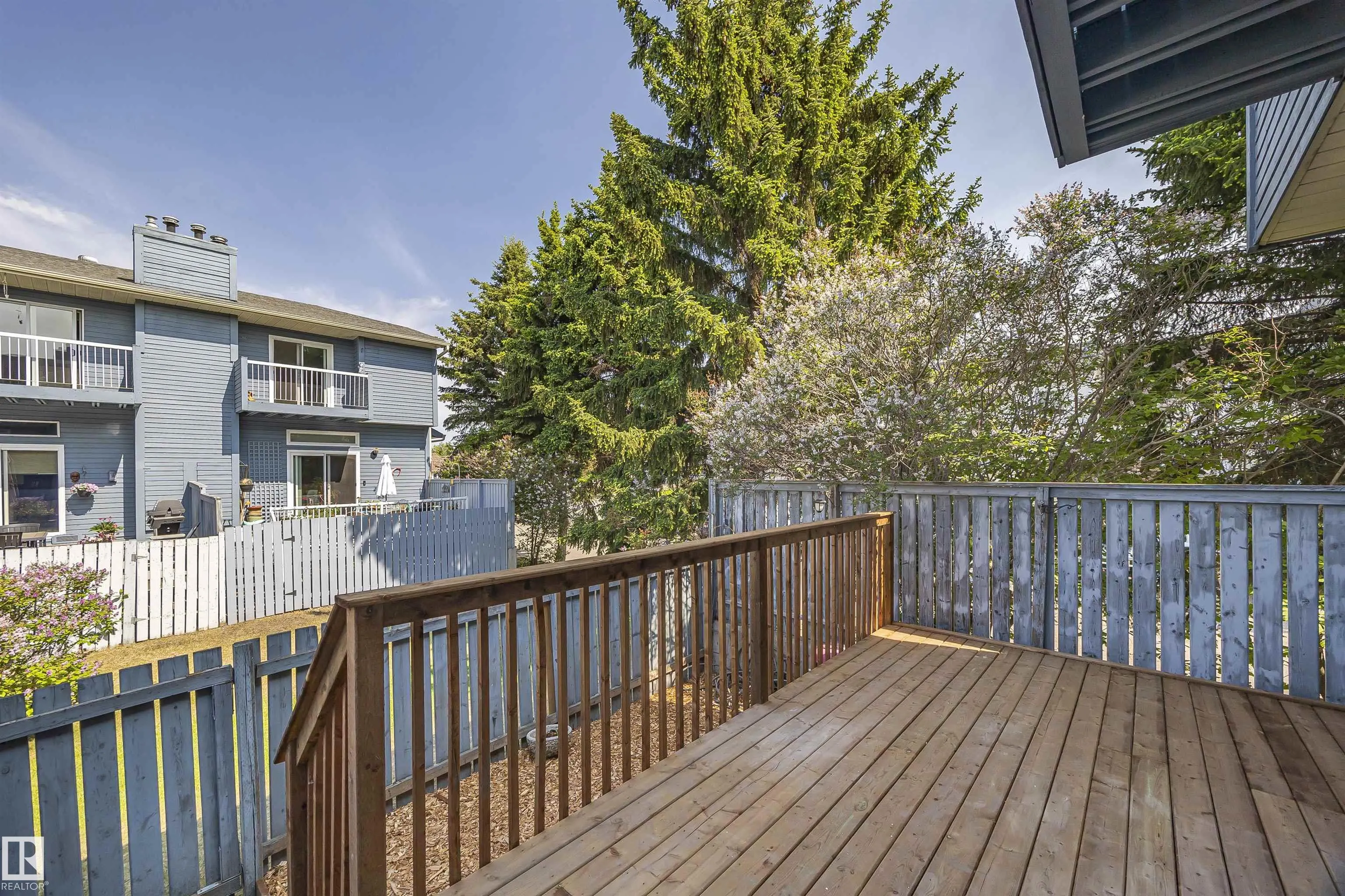 1511 LAKESIDE Green
