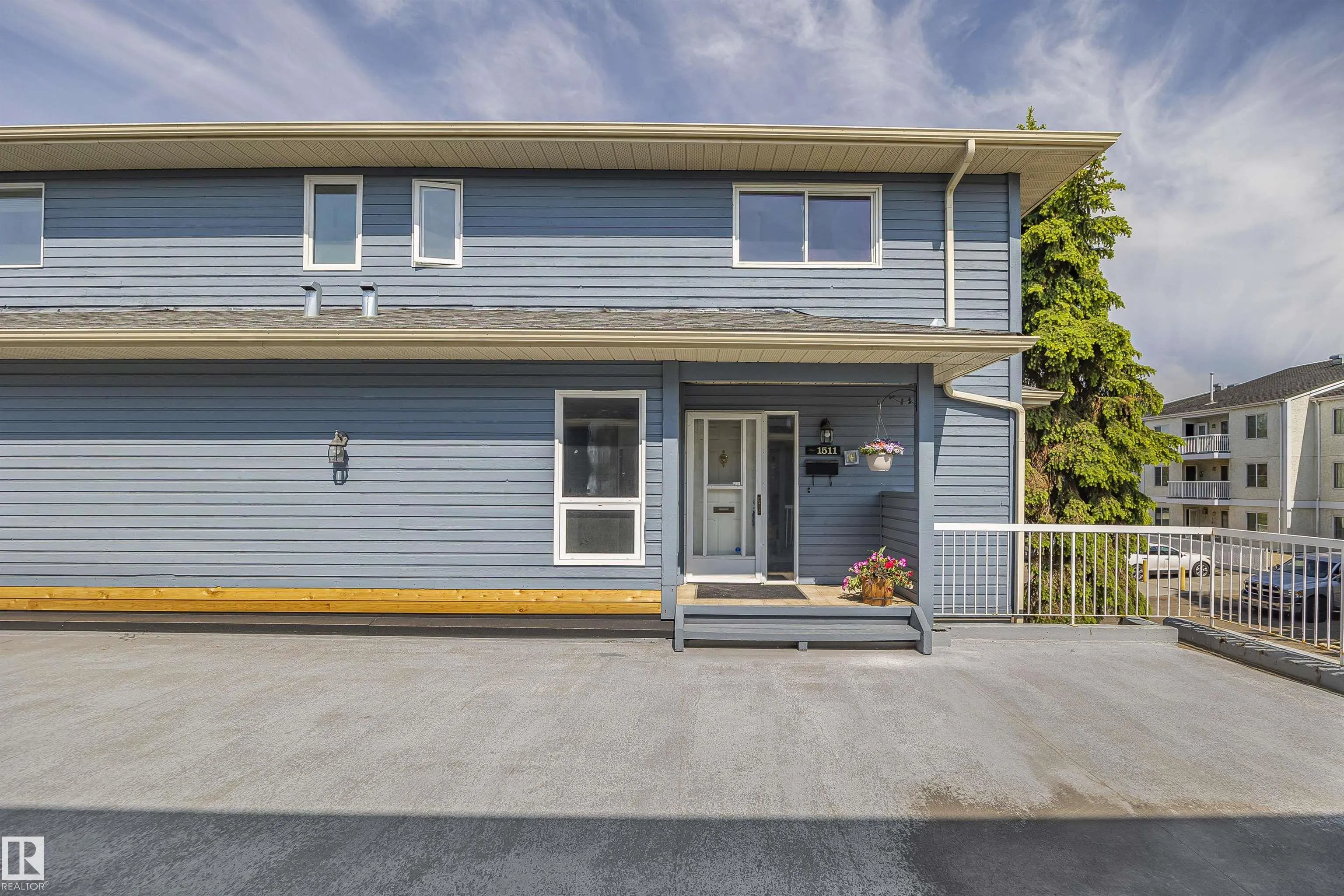 1511 LAKESIDE Green