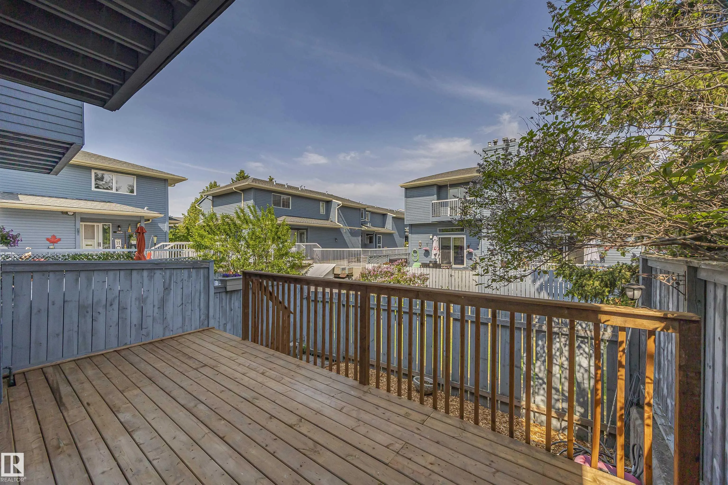1511 LAKESIDE Green