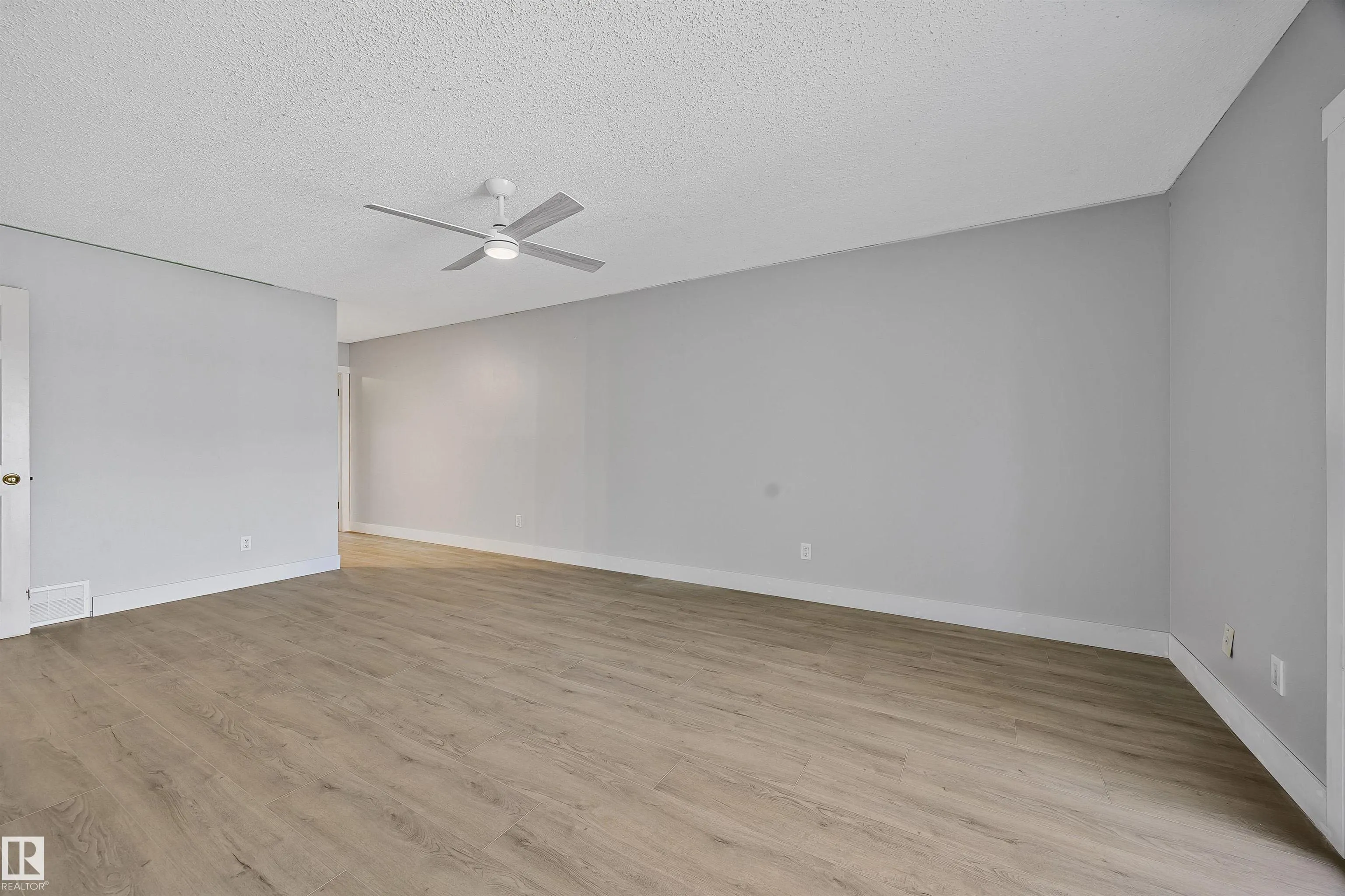 1511 LAKESIDE Green