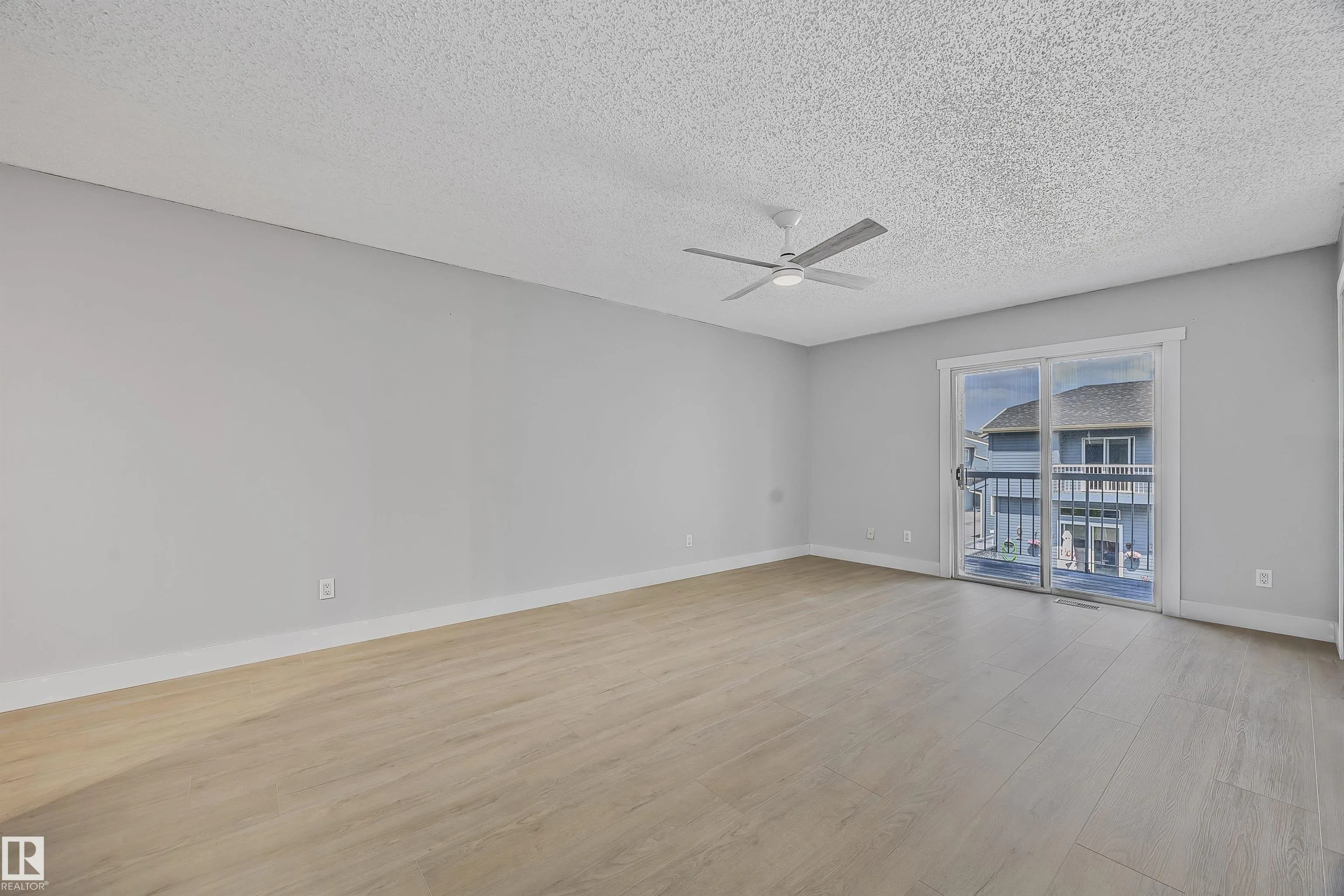 1511 LAKESIDE Green