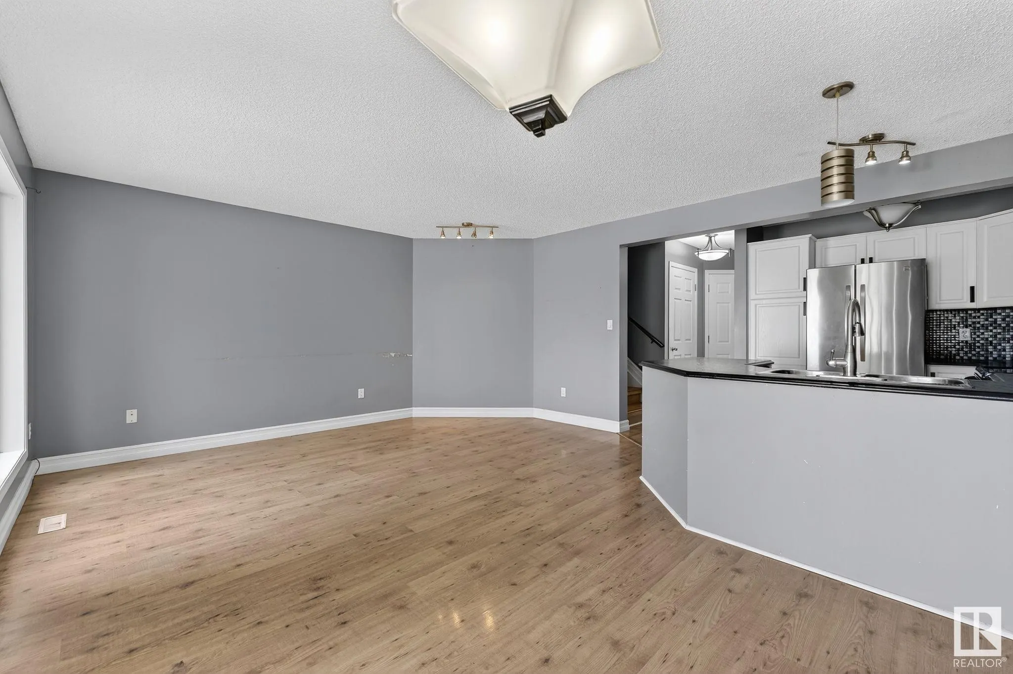 5410 CREEKSIDE Point(e)