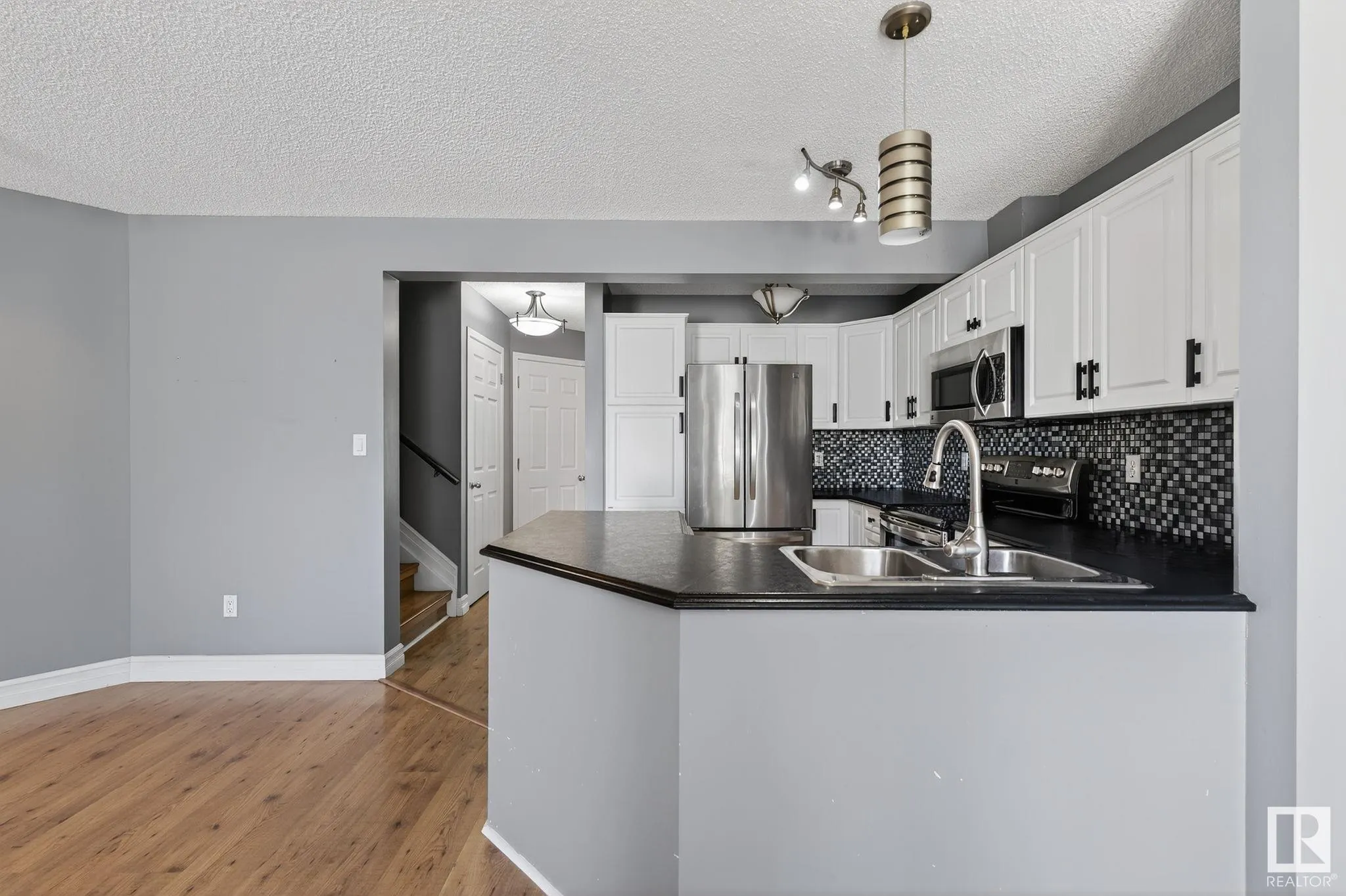 5410 CREEKSIDE Point(e)