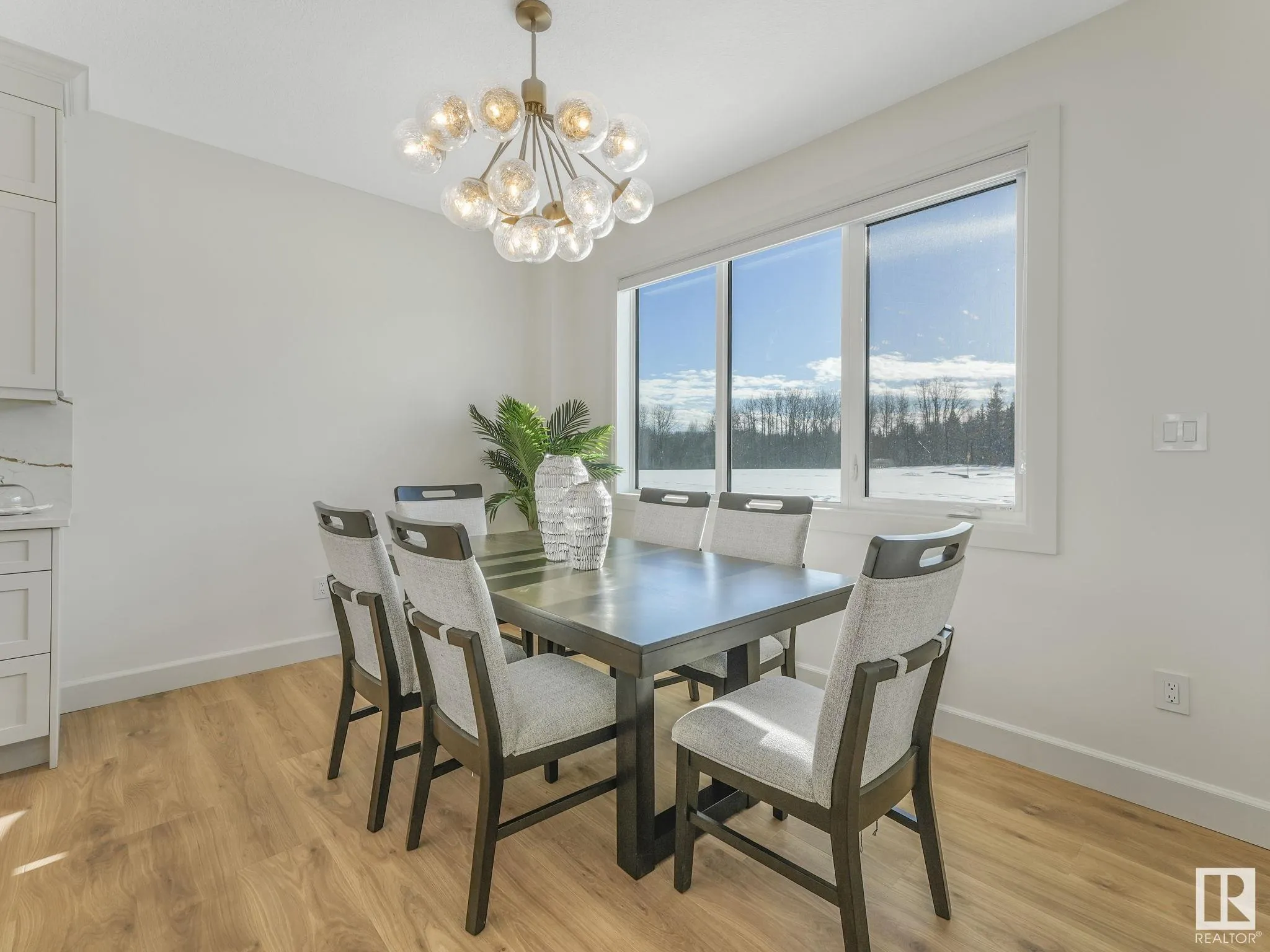 62 FENWYCK Boulevard