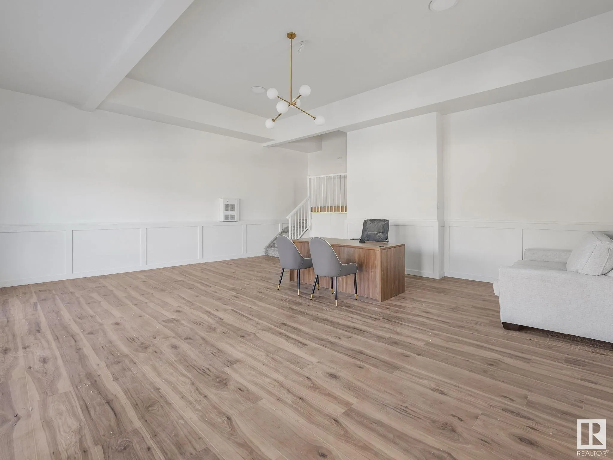62 FENWYCK Boulevard