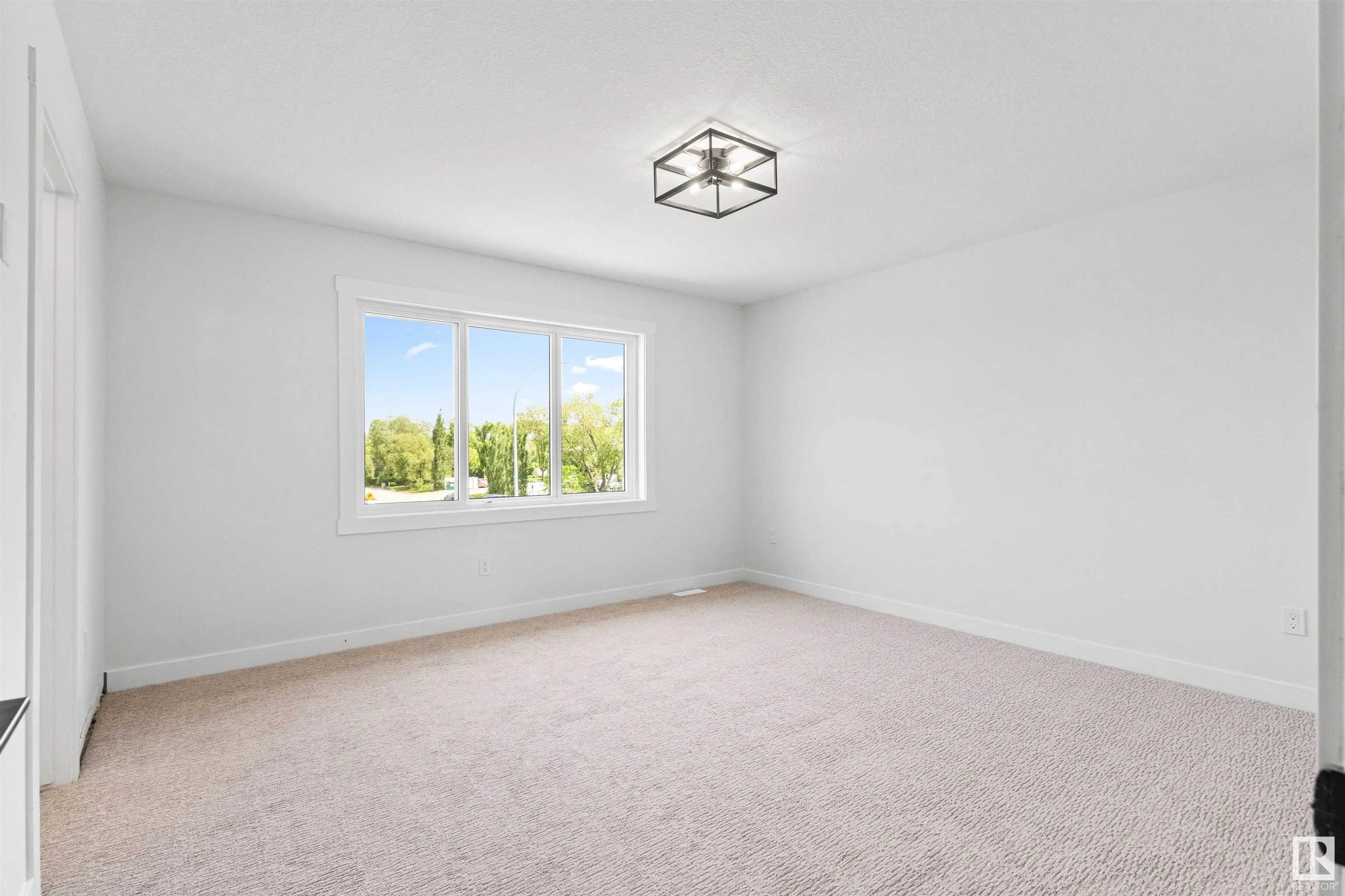 5002 53 ave