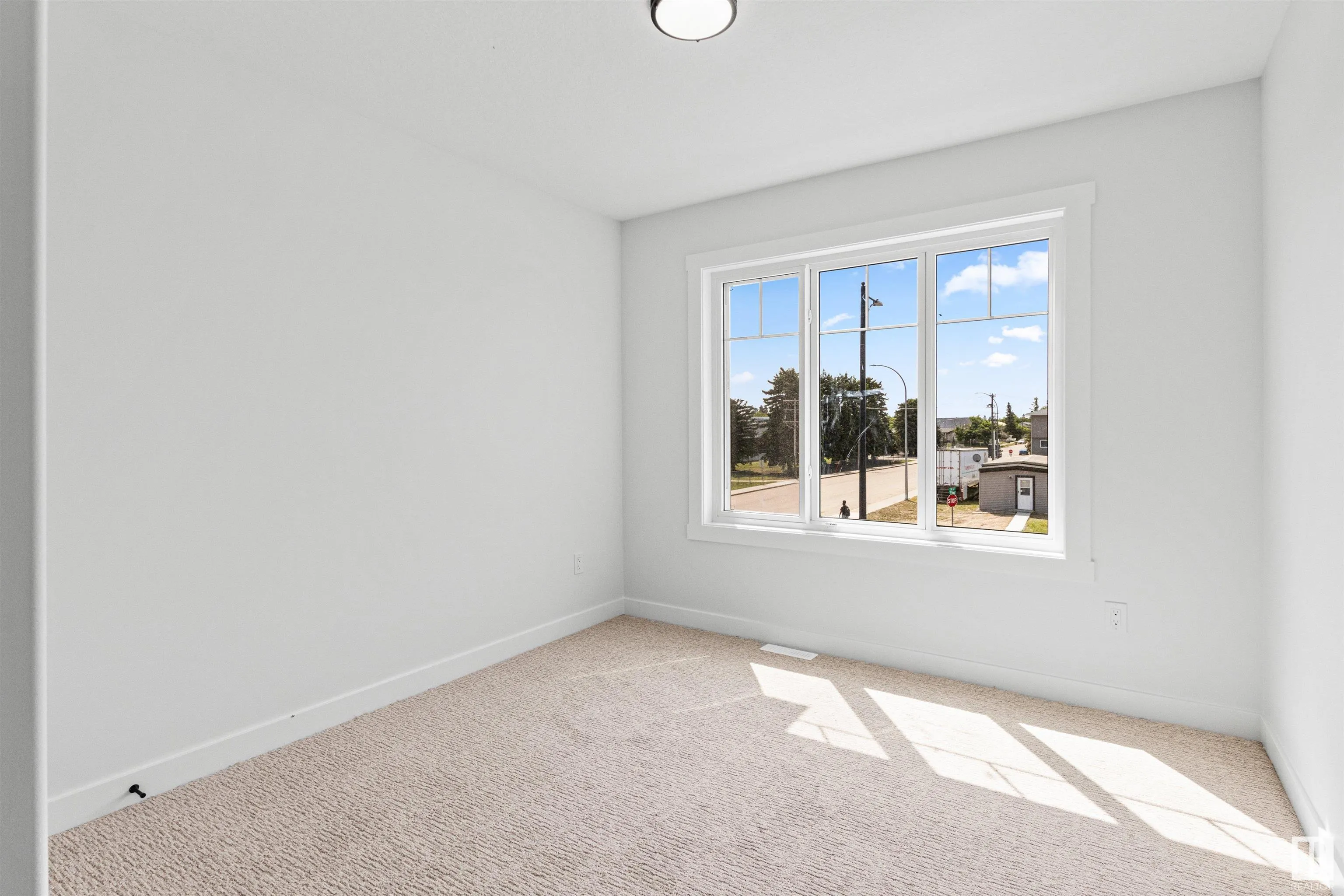5002 53 ave