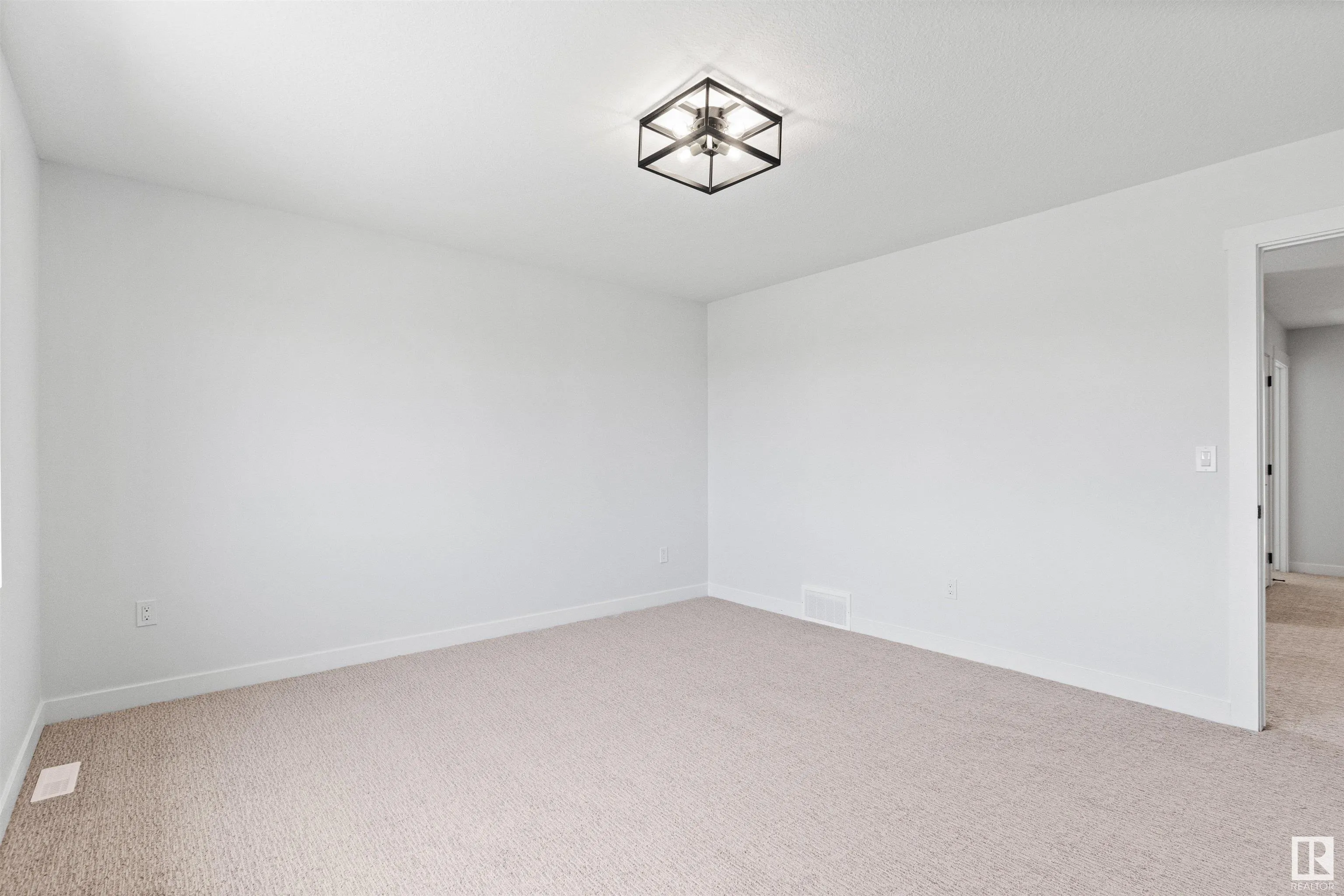 5002 53 ave