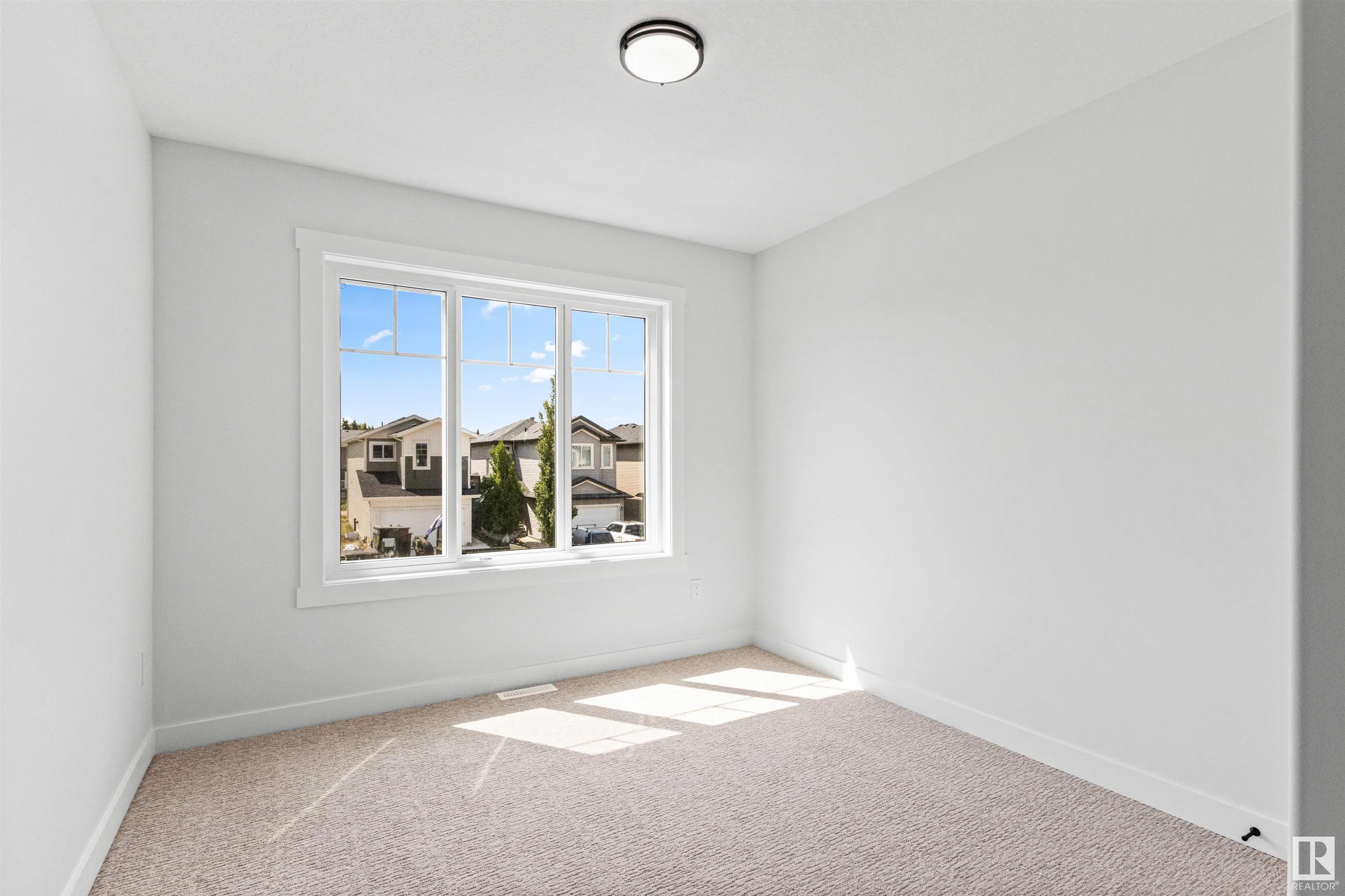 5002 53 ave