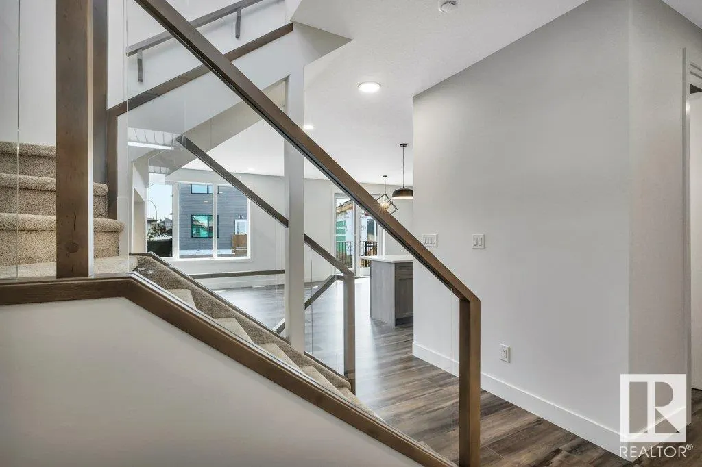 13 HILLWOOD Terrace