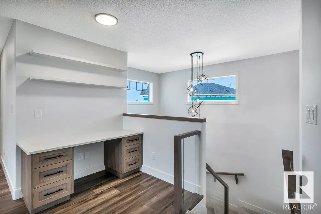 13 HILLWOOD Terrace