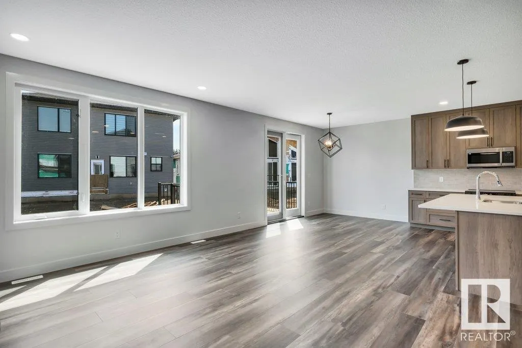 13 HILLWOOD Terrace