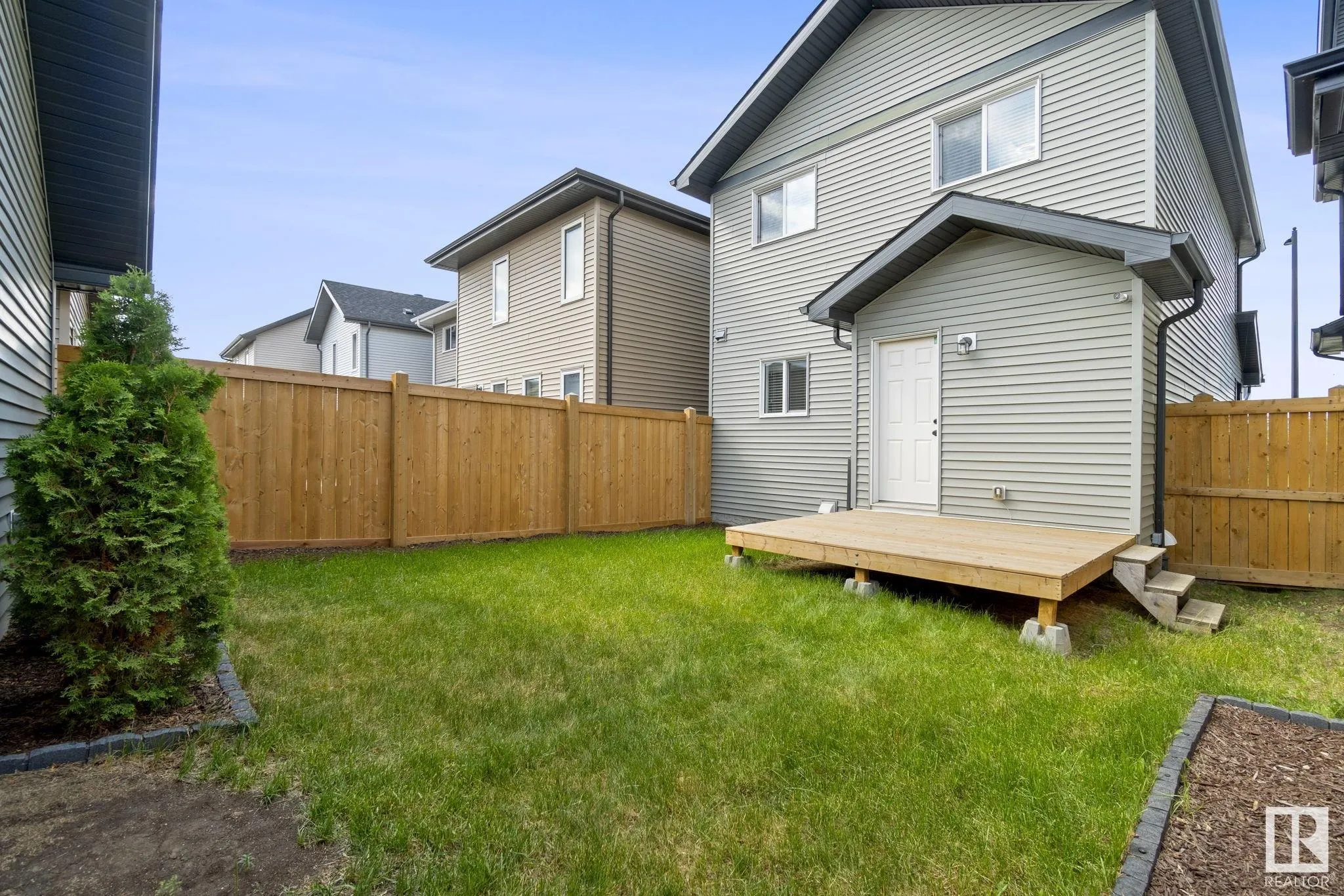 520 CONROY Crescent