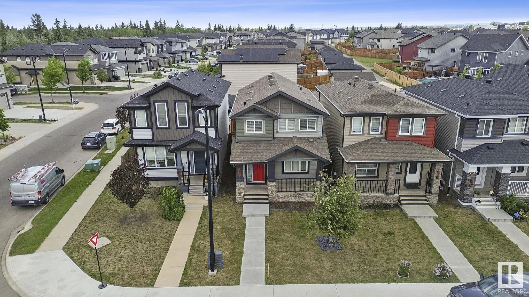 520 CONROY Crescent