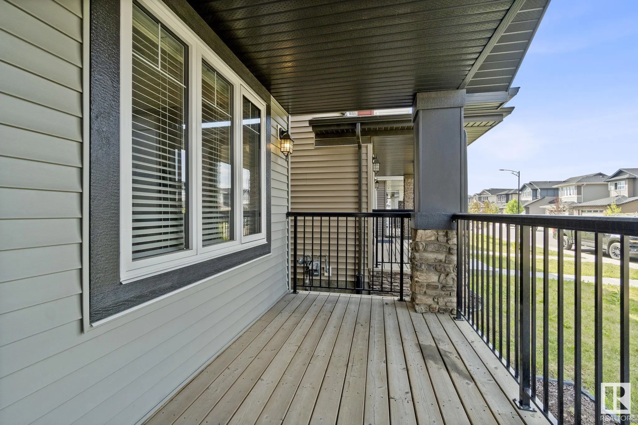 520 CONROY Crescent