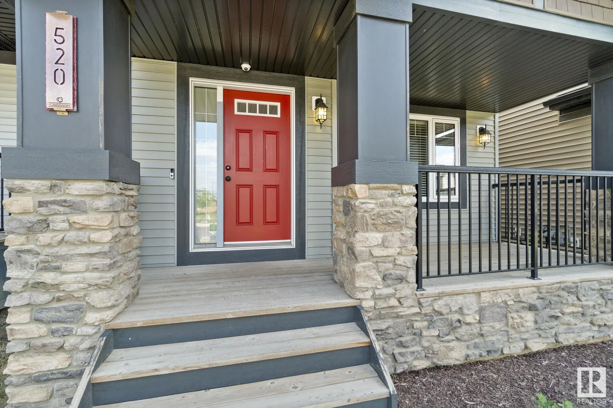 520 CONROY Crescent