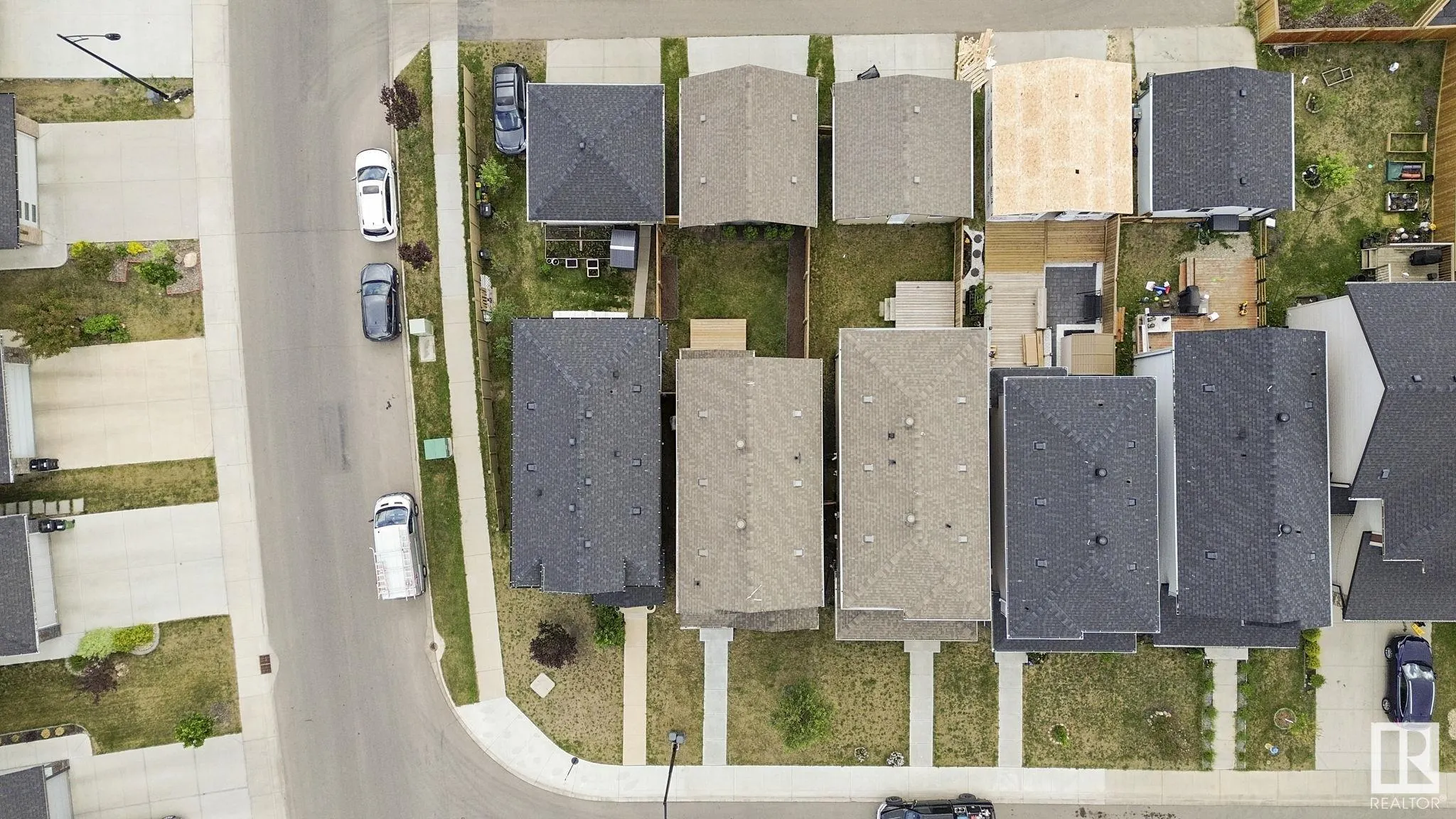 520 CONROY Crescent
