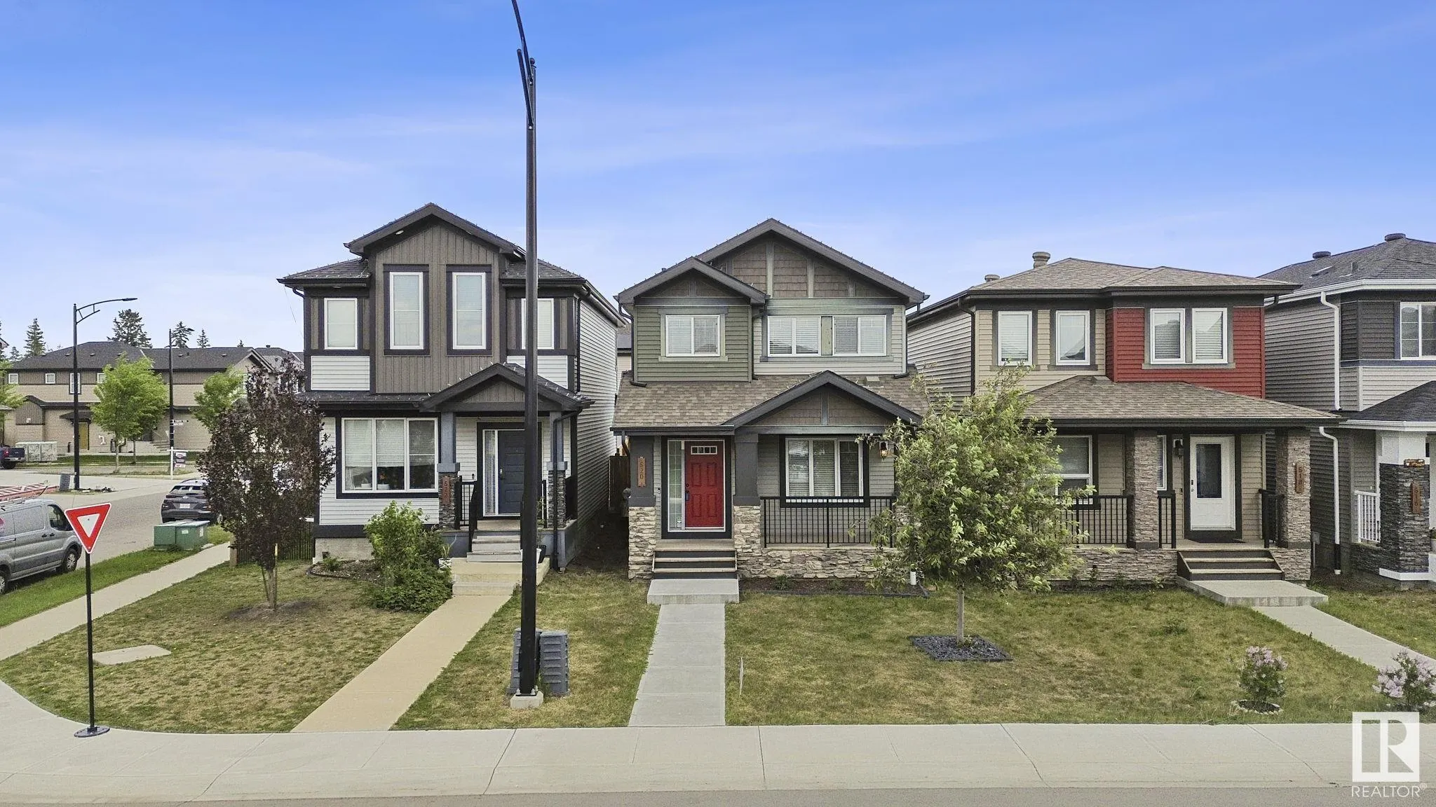 520 CONROY Crescent