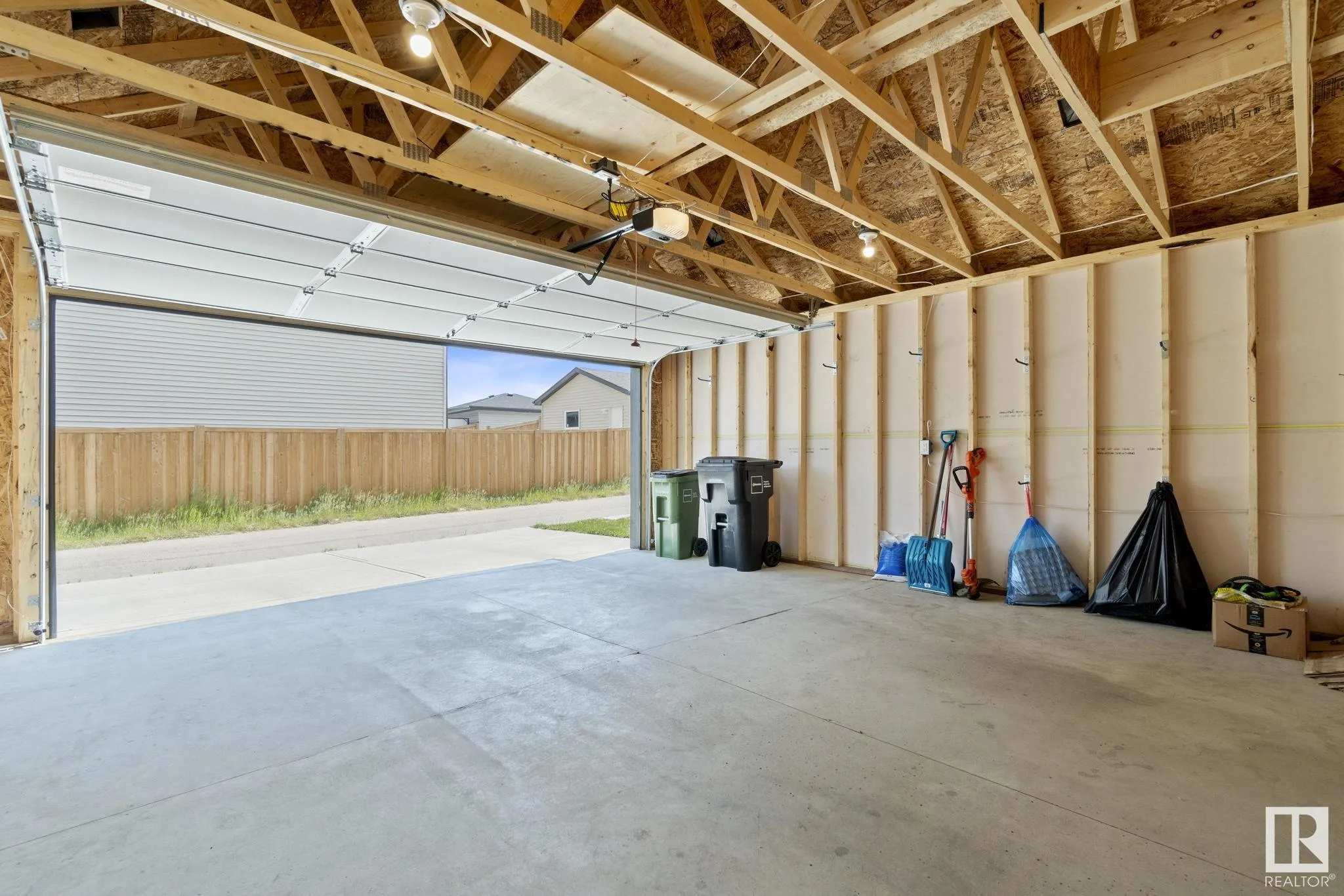 520 CONROY Crescent