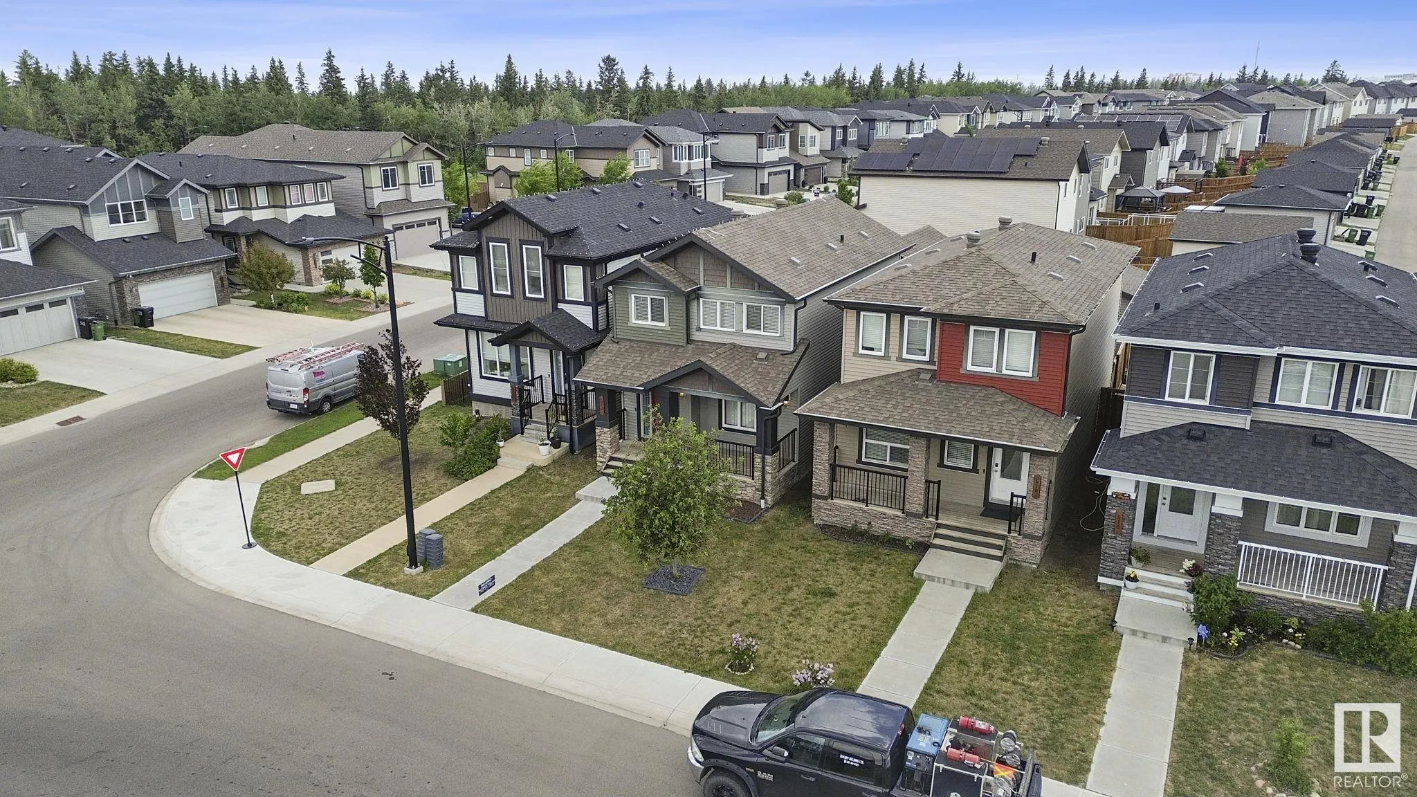 520 CONROY Crescent