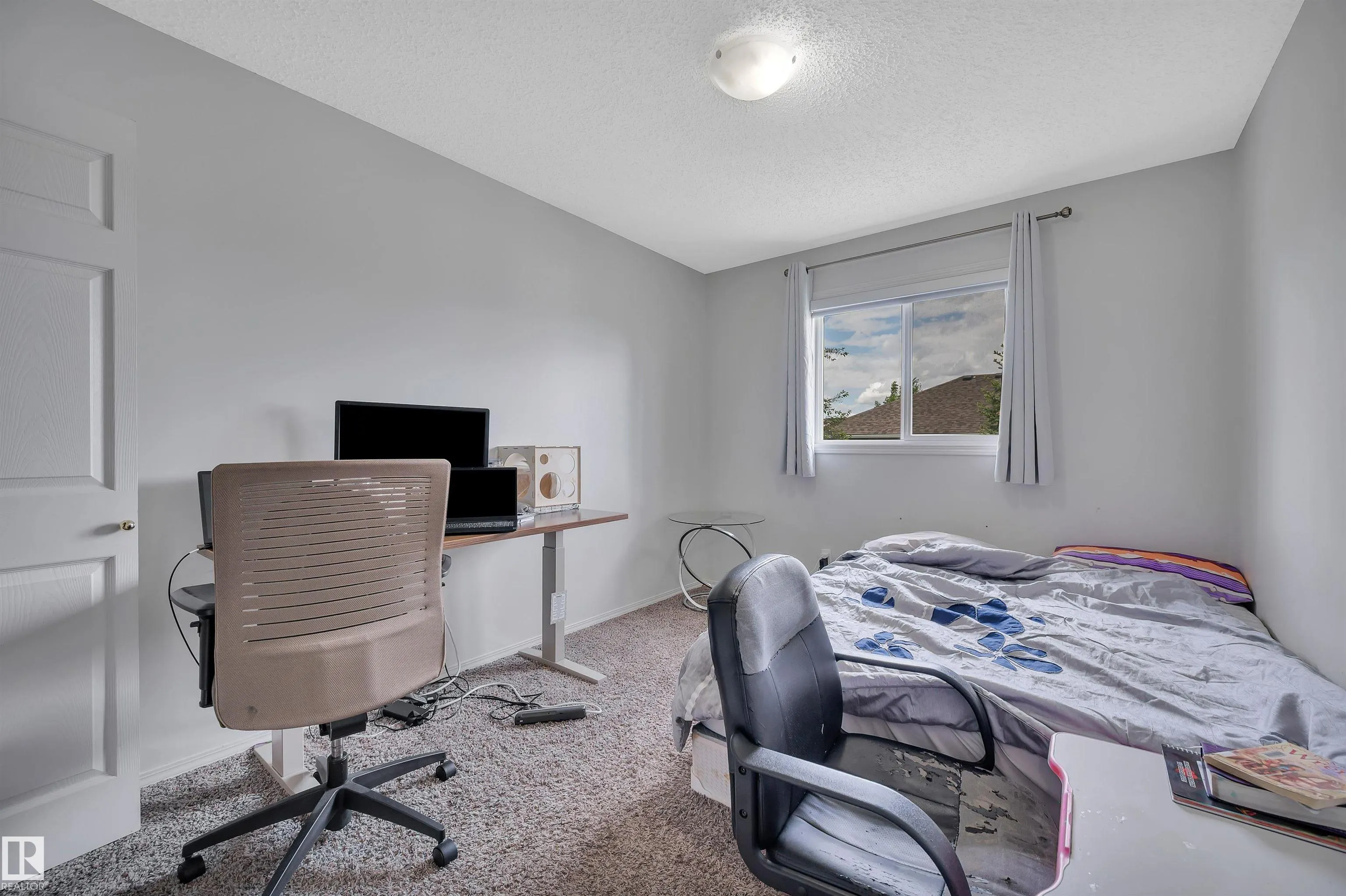 115 CHESTERMERE Drive