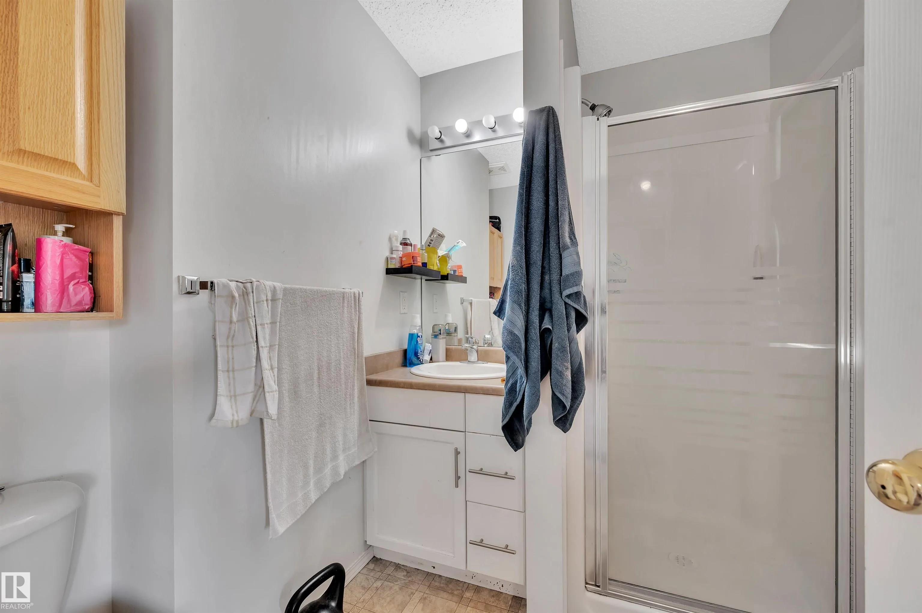 115 CHESTERMERE Drive