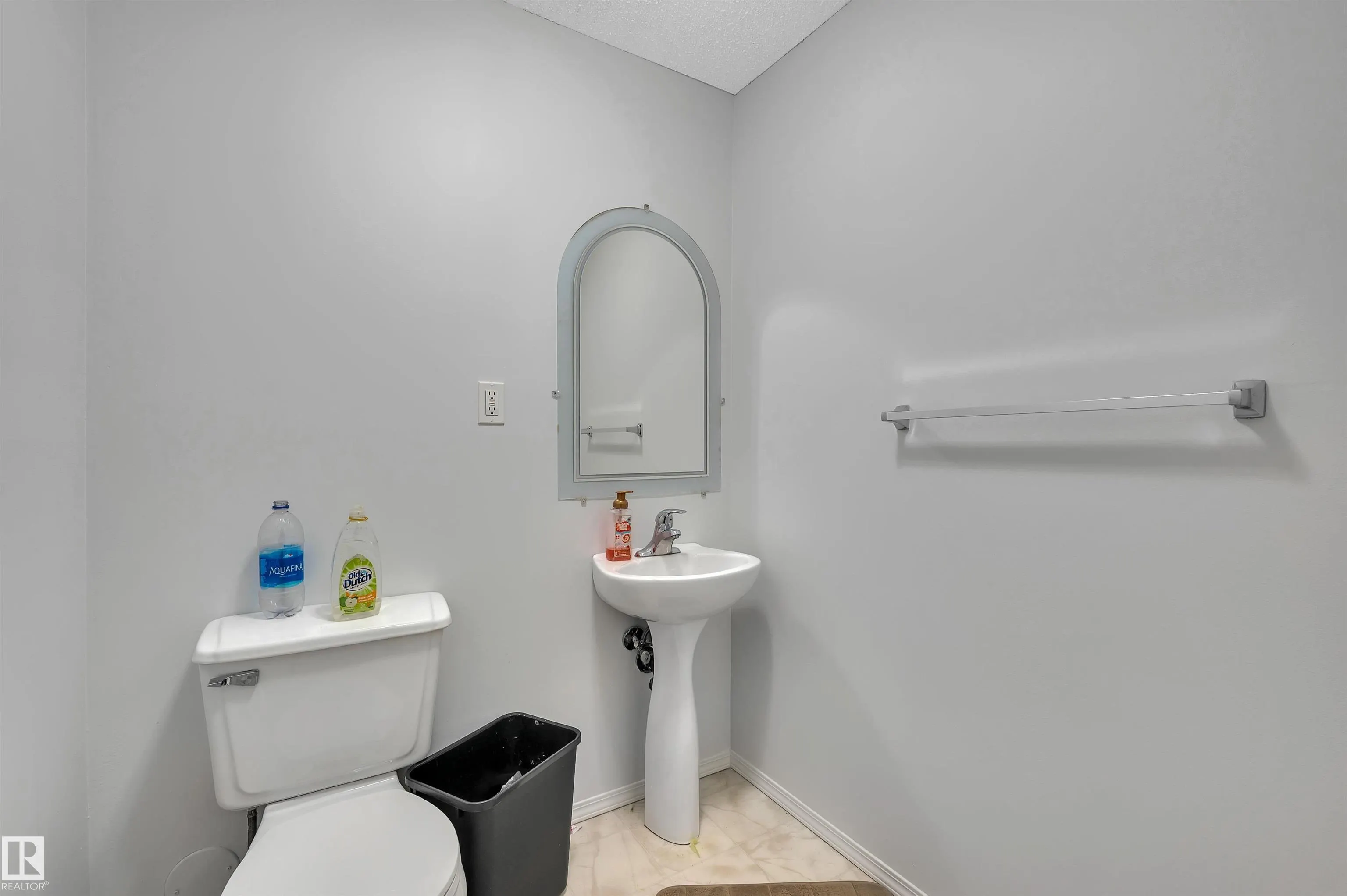 115 CHESTERMERE Drive