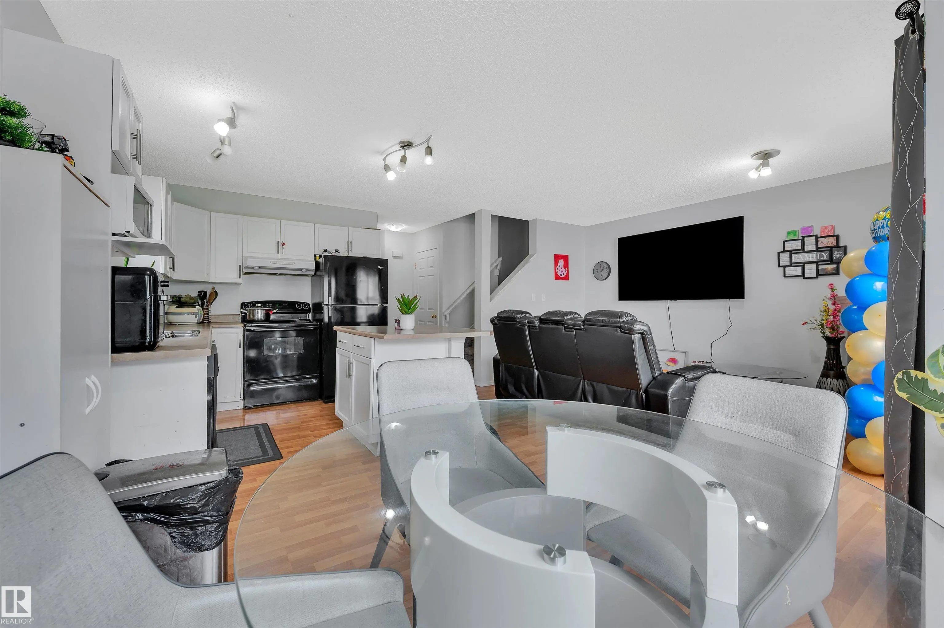 115 CHESTERMERE Drive