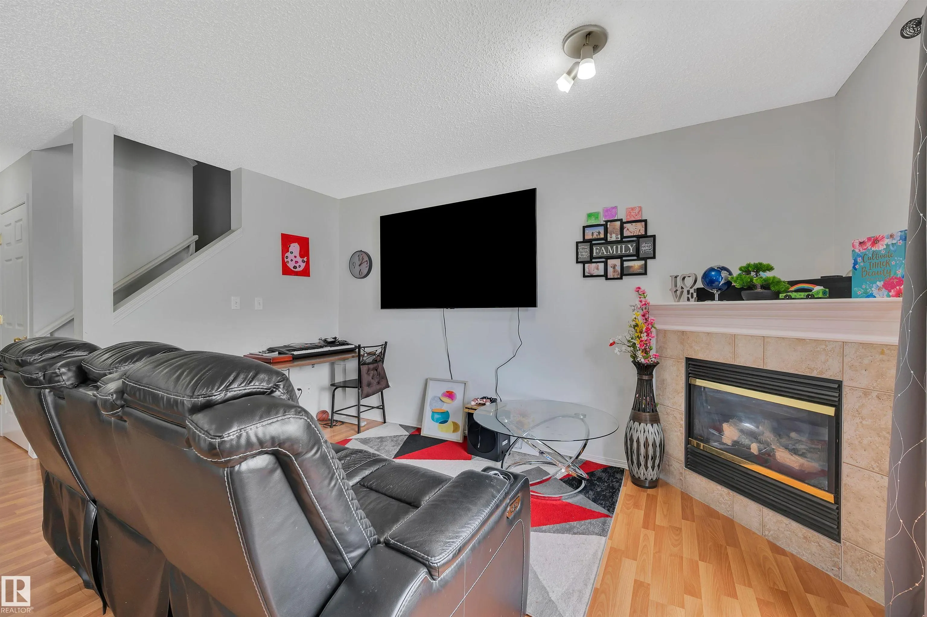 115 CHESTERMERE Drive