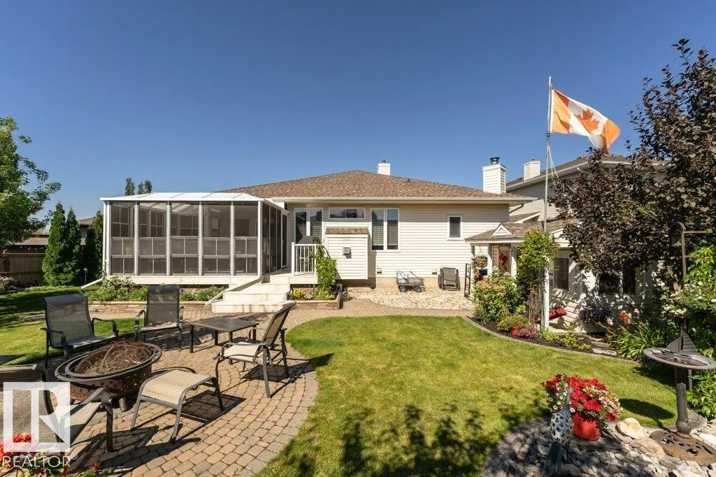 6 WOODS Court