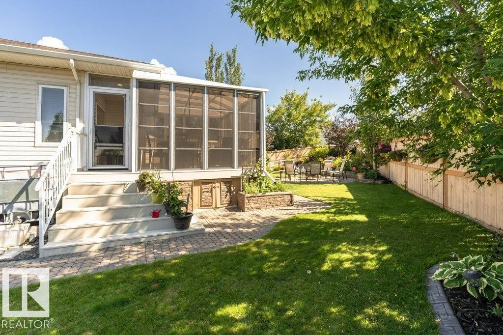 6 WOODS Court