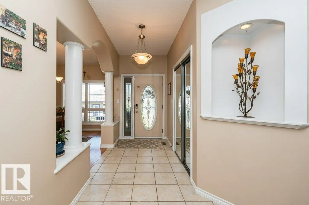 6 WOODS Court