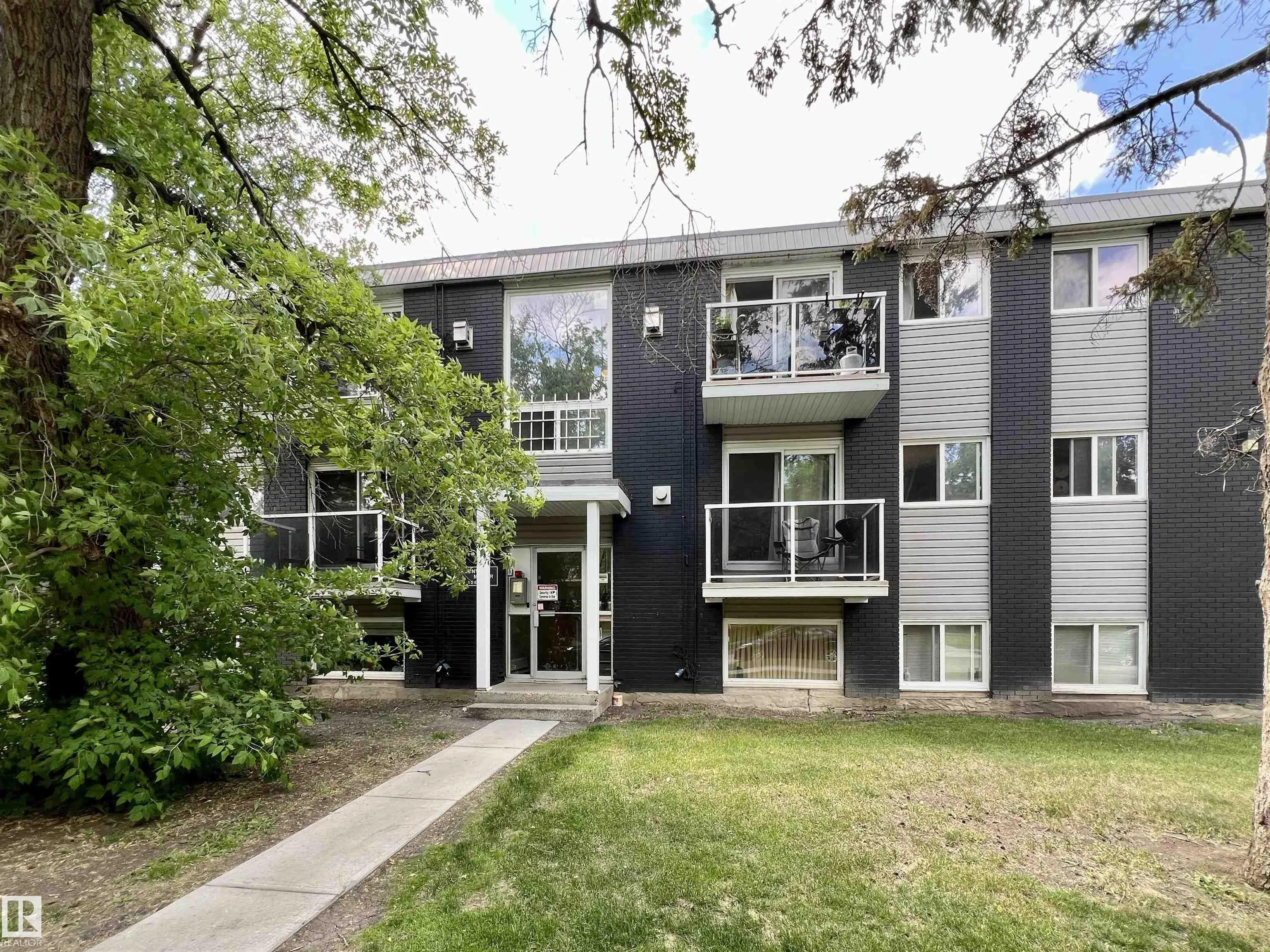10620 122 Street