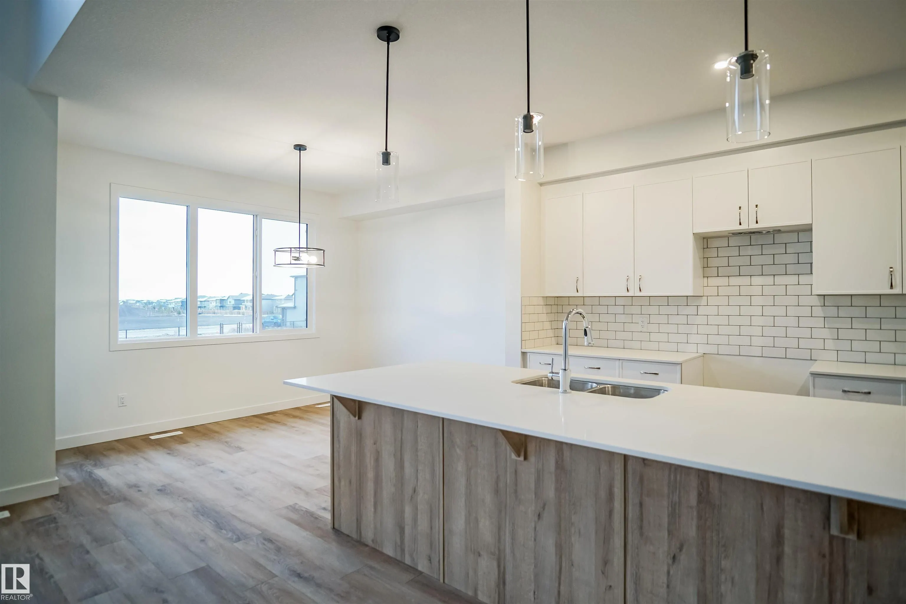 133 SUNLAND Way
