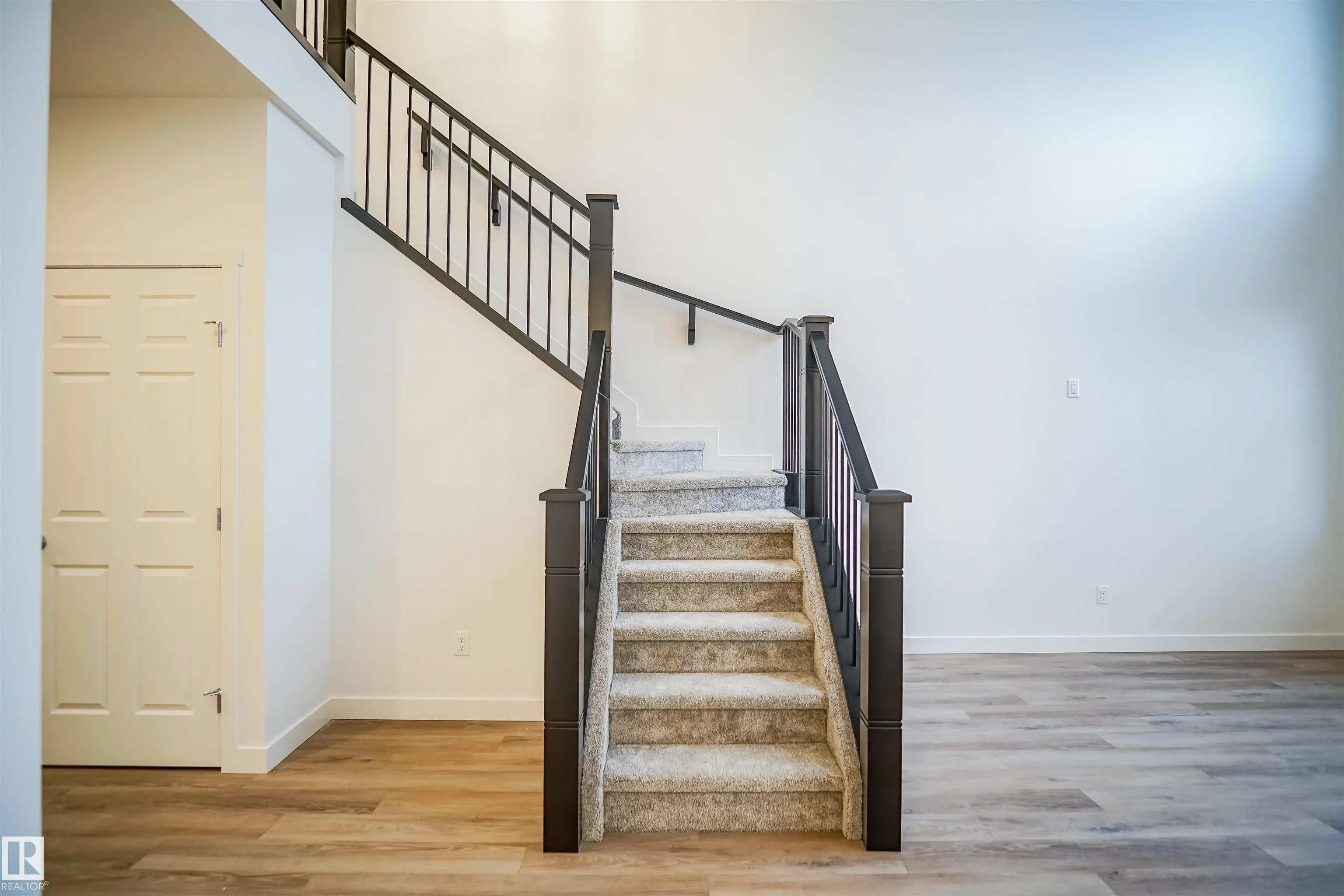 133 SUNLAND Way
