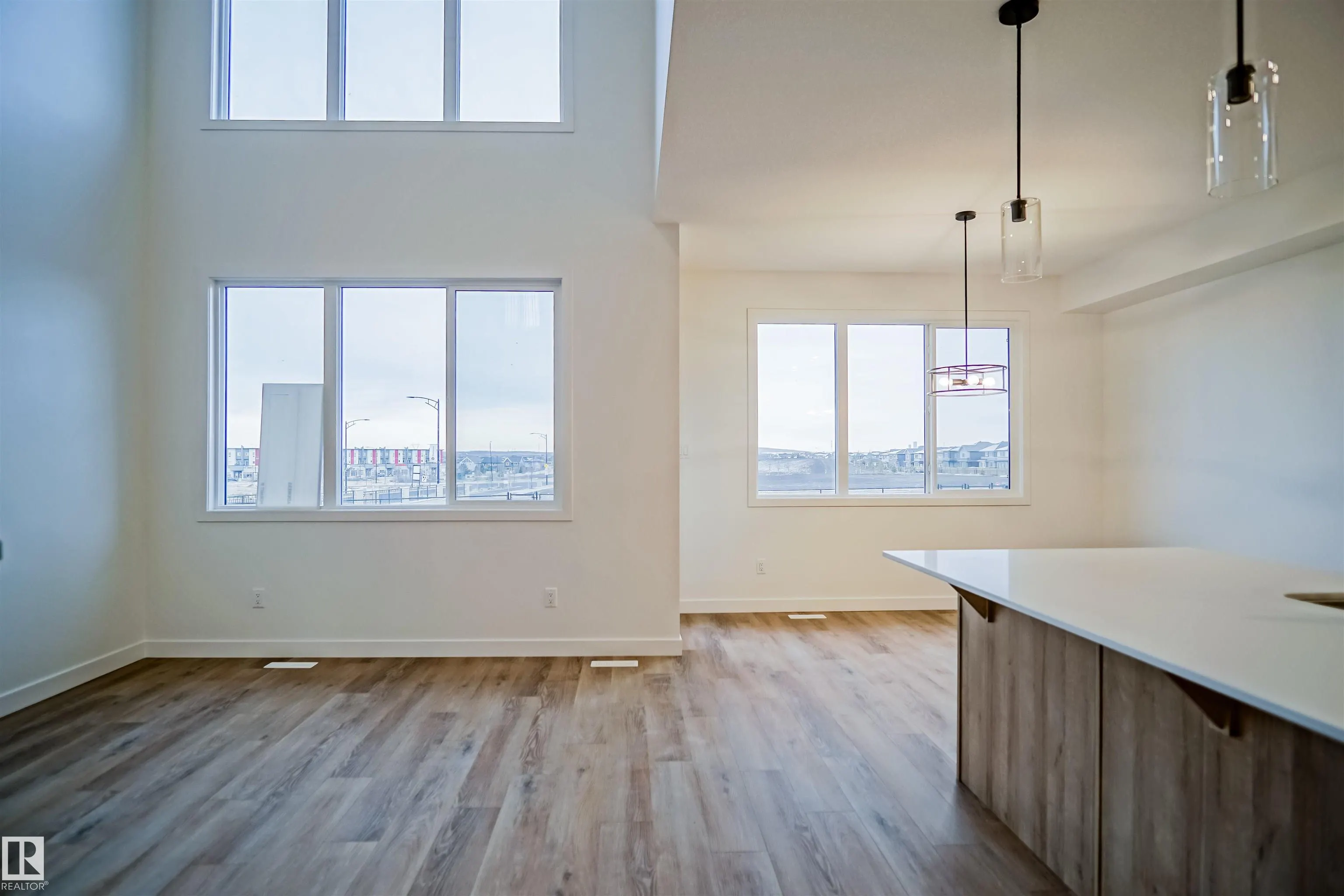 133 SUNLAND Way